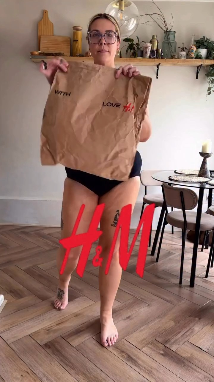 New In! H&M 
The comfort level of this coord is something else! The material is so nice and really stretchy. It’s sold separately so you have the choice to different sizes - I think I’d have been better with an XL but then I find them too big - never the less and absolutely gorgeous set to throw on this summer ☀️!

It’ll be linked in my stories/highlights girls 💋 

@hm 
Necklace @atolsolofficial gifted 
Sandals @primark 

#hnm #hmoutfit #midsizeoutfits #summerstyling #outfitblogger

#LTKmidsize #LTKuk #LTKsummer