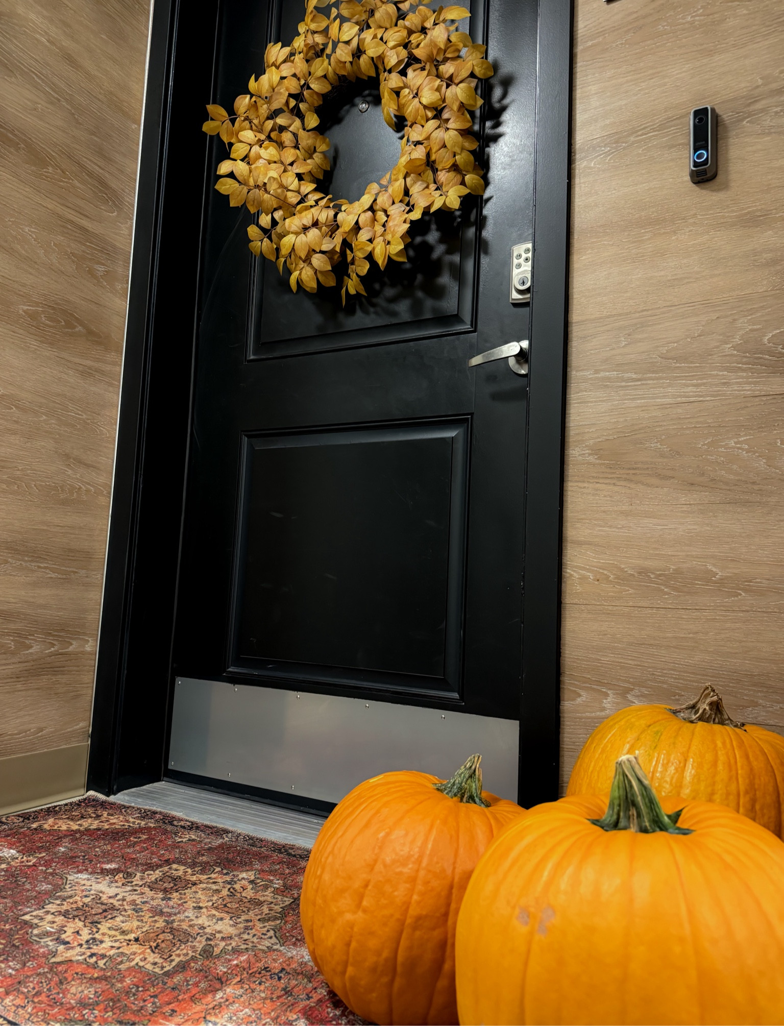 If you live in an apartment, don’t think you can’t make it a home. You don’t have to own to make your space feel homey  

#LTKSeasonal #LTKHome #LTKHoliday