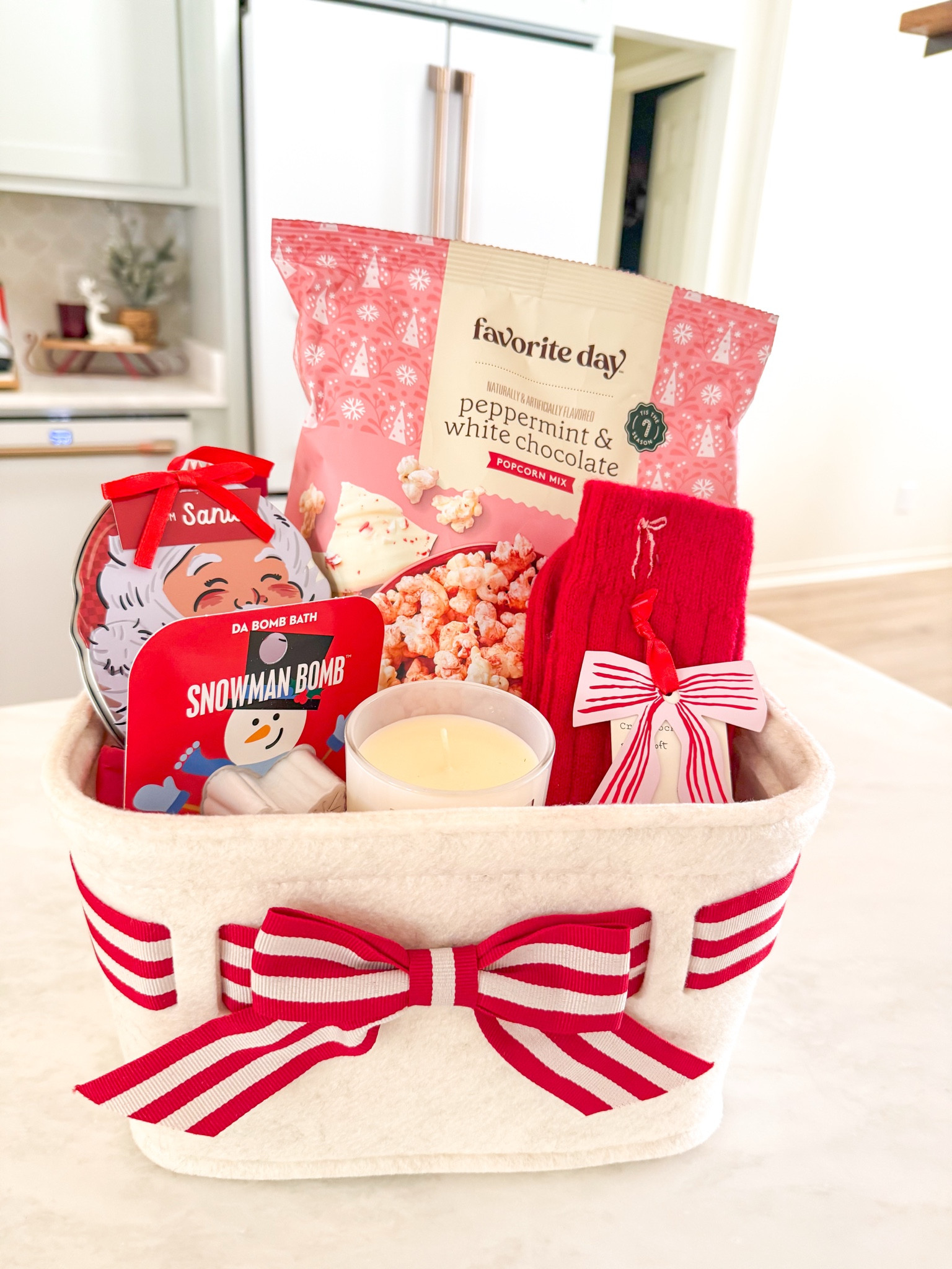 Teacher gift idea // Christmas gift basket 






Teacher gift 
Gift idea 
Gifts for her 
Brrr basket 
Christmas basket 

#LTKFindsUnder50 #LTKGiftGuide #LTKHoliday