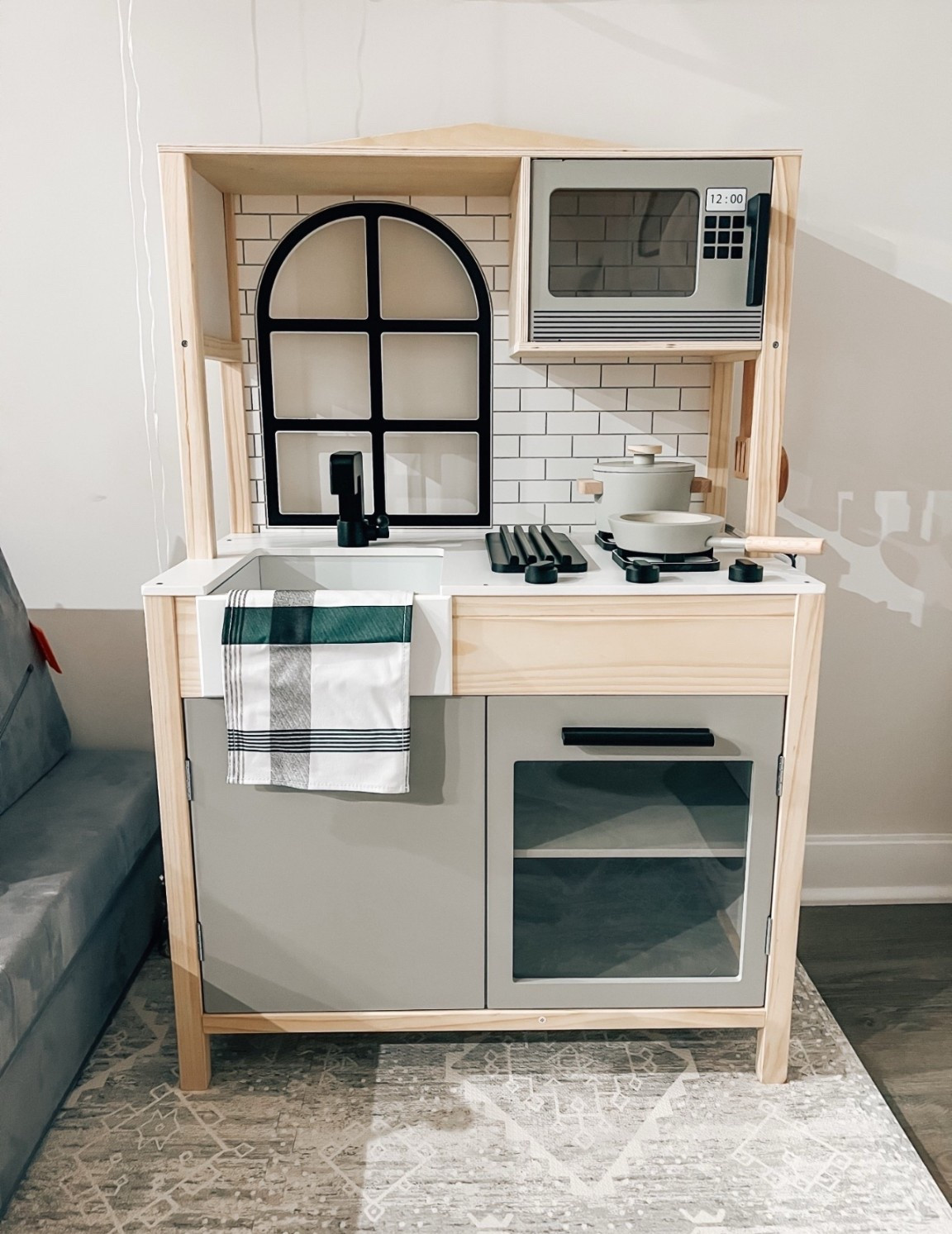 Toddler play kitchen! It’s soooo adorable and would make the perfect Christmas gift 🎁 

toddler toys, gift guide, gifts for toddlers, gifts for kids, gift guide toddler boy, toddler girl gift, Christmas gifts

#LTKHoliday #LTKFindsUnder100 #LTKGiftGuide