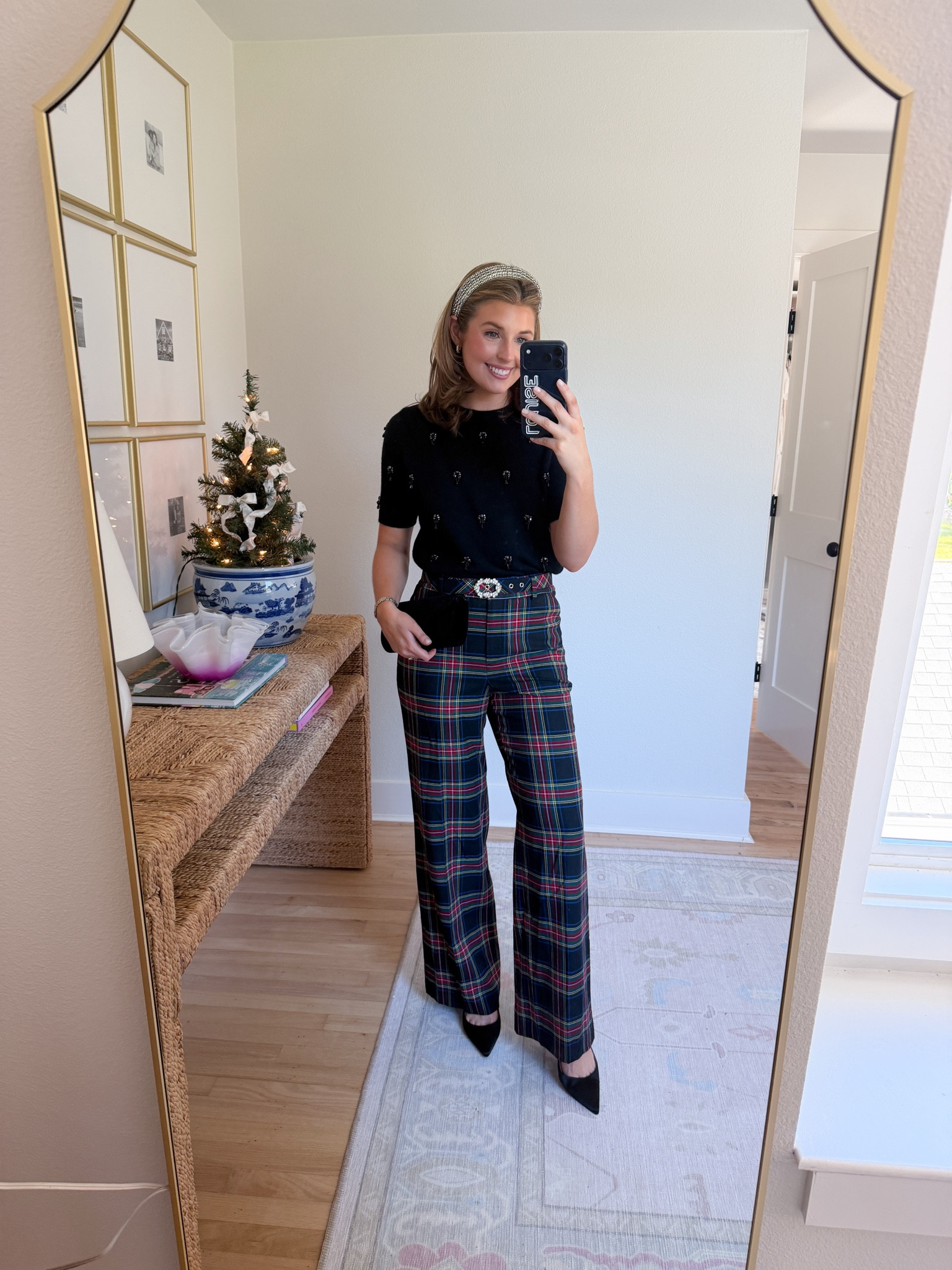 Festive holiday outfit idea! Wearing an XS in top. Pants are old, linked similar!