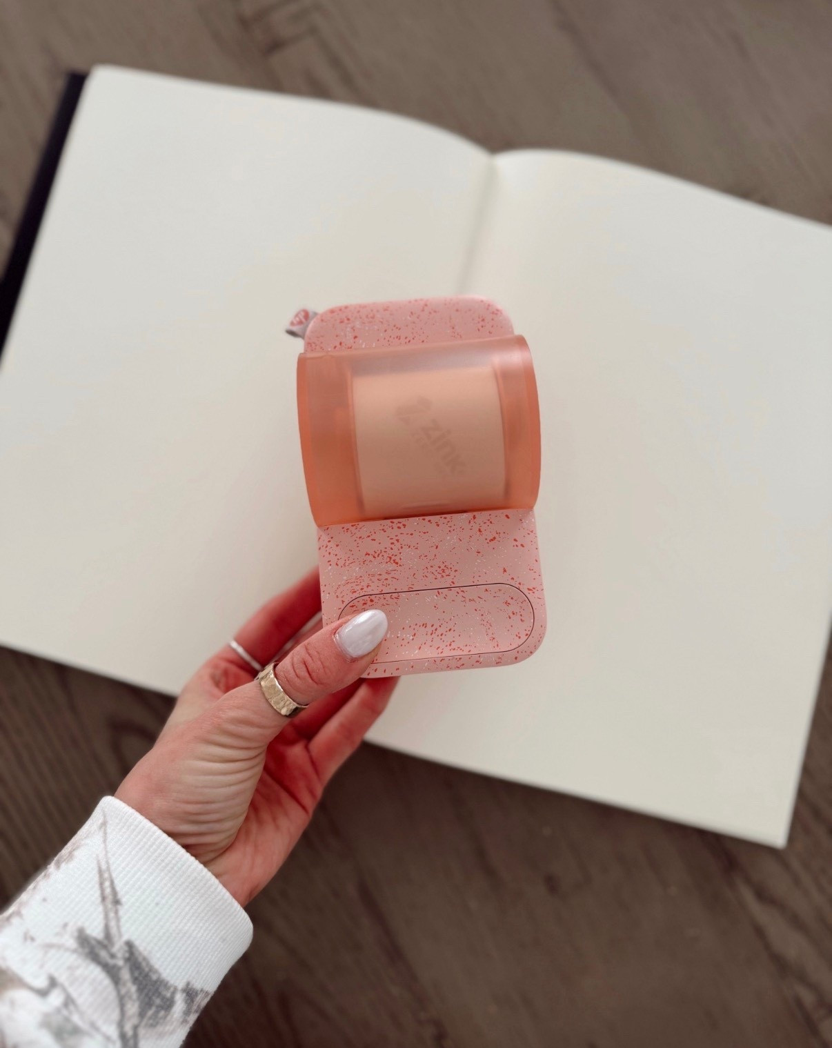 🤍 Such a fun & unique way of scrapbooking // journaling. 

#LTKstorytime #LTKmorningroutine #LTKselfcare