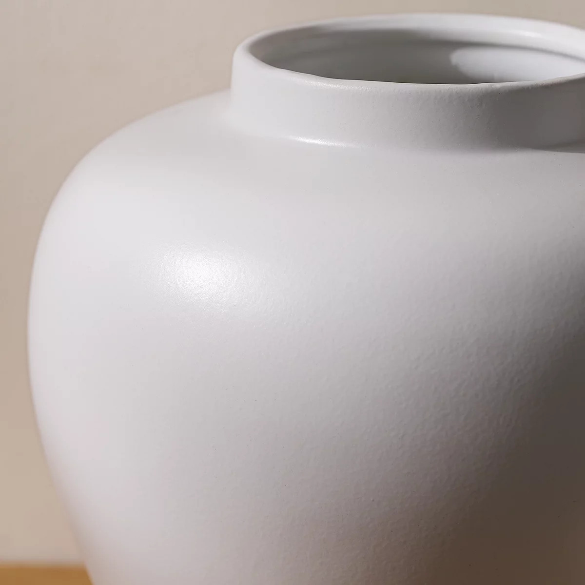 Hanworth Vase | The White Company UK & ROW