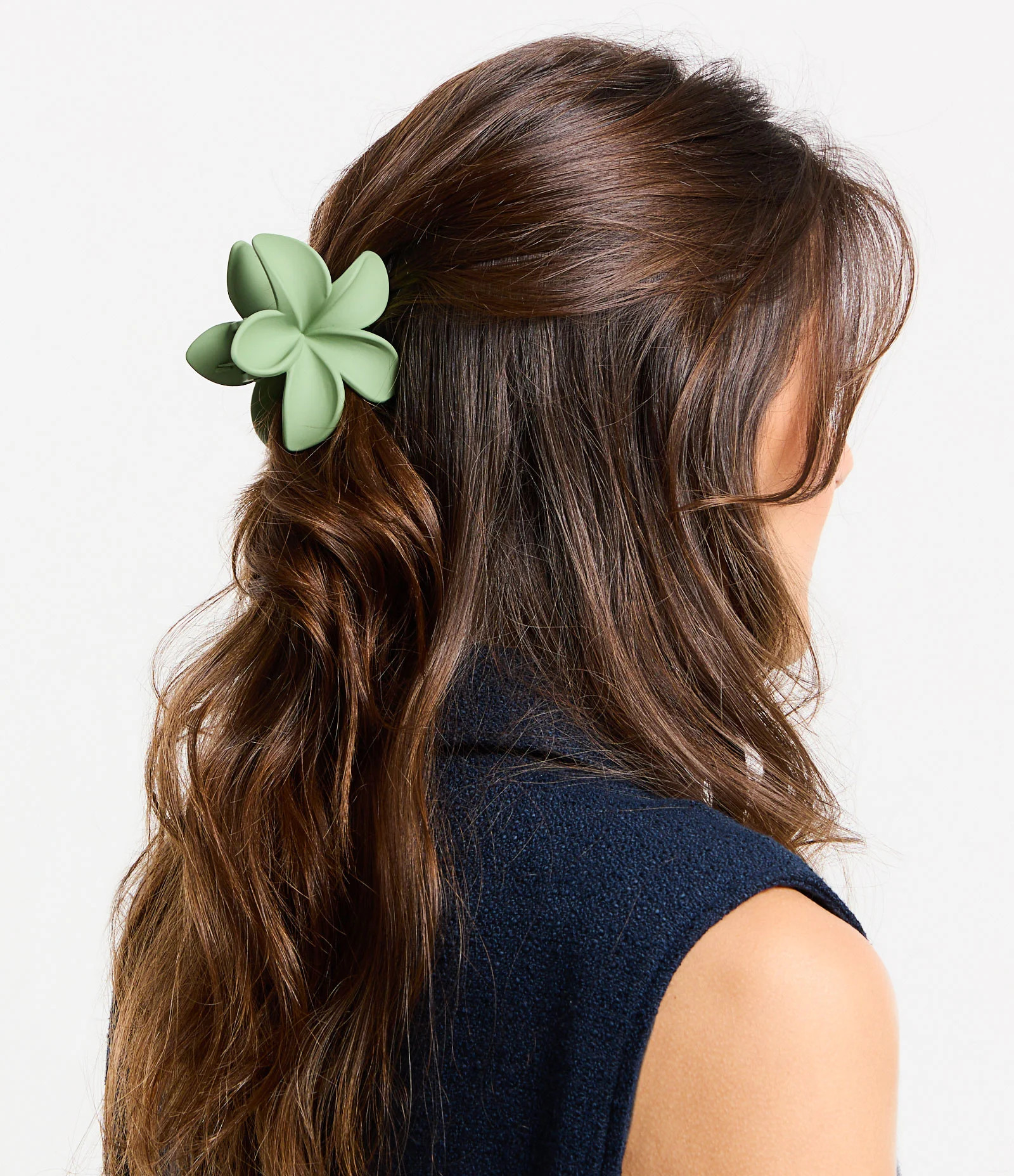 Piranha de Cabelo Emborrachada com Forma de Flor de Jasmim Verde - Lojas Renner | Renner (BR)