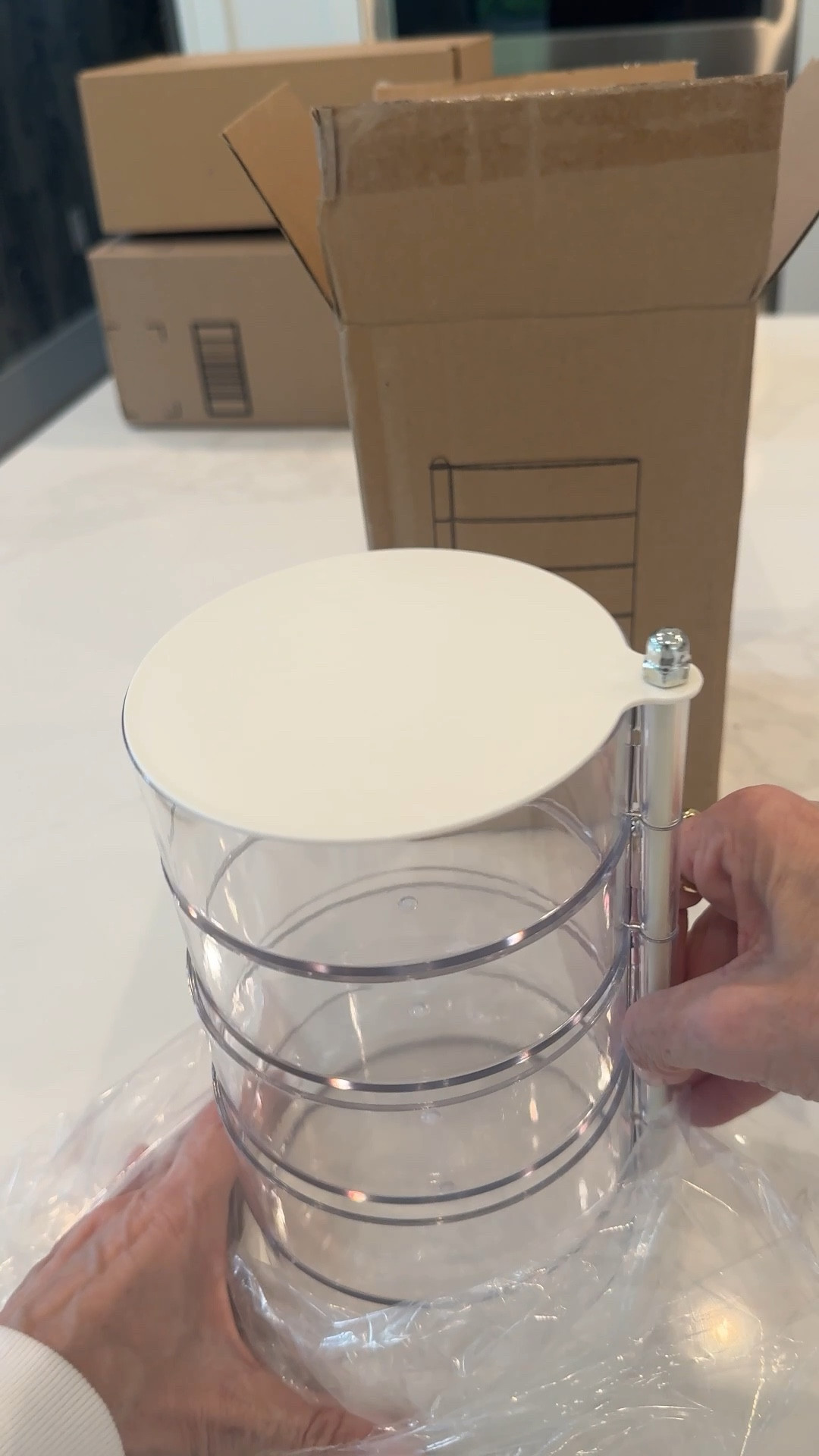 Found this perfect little jewelry canister that I will keep in my closet for all the pieces I take on and off regularly. Easy access! #amazonfind 