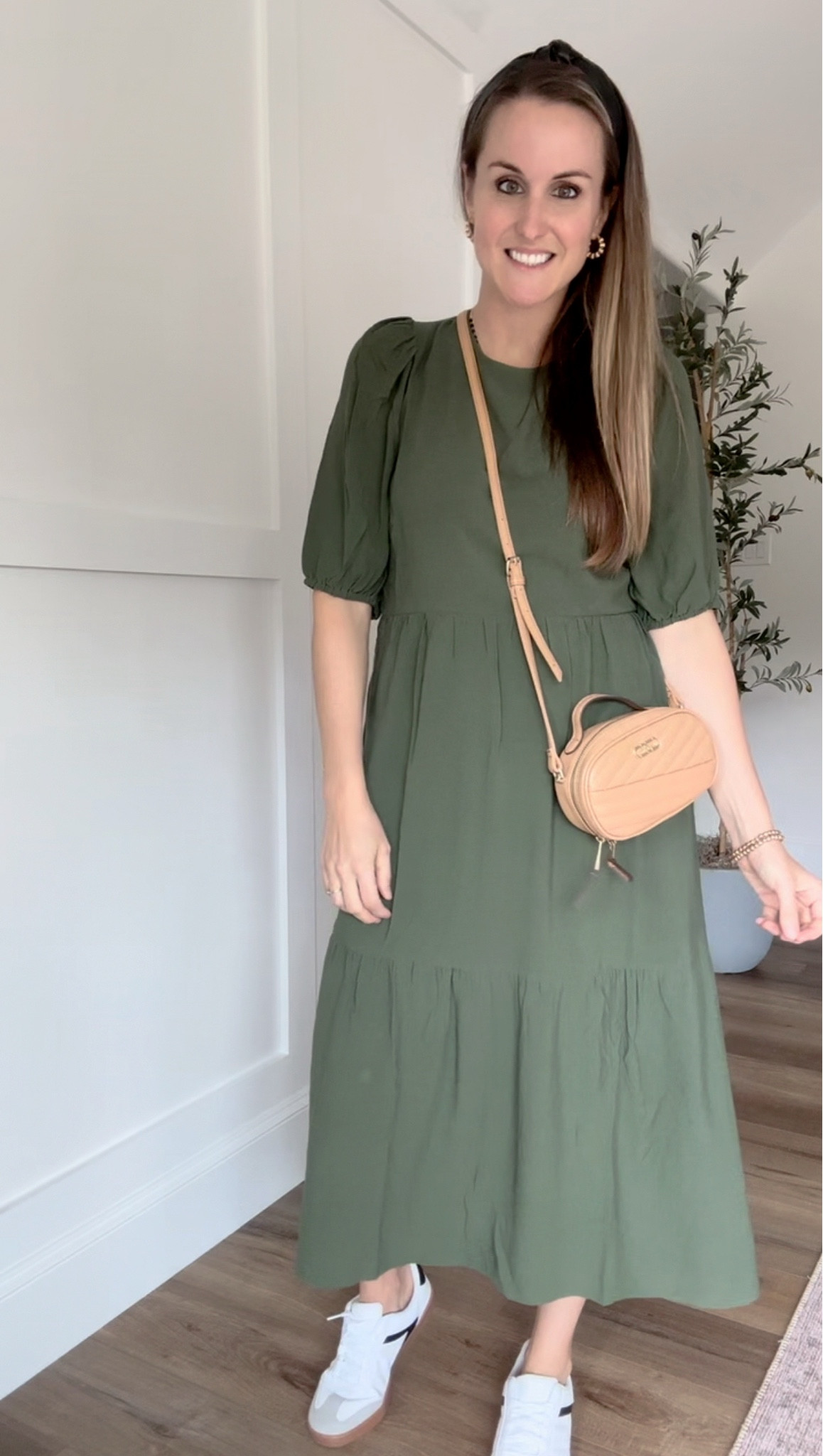 #walmartpartner
@Walmart makes it so easy to find a cute and comfortable outfit, throw on and go yet look put together.. my fave kinda style! Loving this dress (has a cute back to it too!), the purse, and my sneakers (actually men’s but I wear a women’s 9.5 and the men’s 7.5 fit me perfectly)!