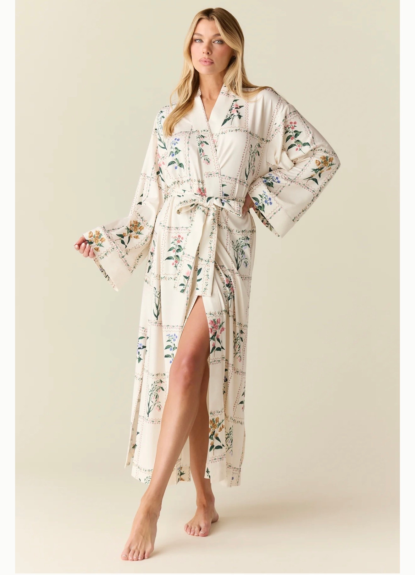 Prettiest spring robe and matching pajama set! #robe #spring #selfcare #pajamas

#LTKmorningroutine #LTKdayinmylife #LTKmomlife