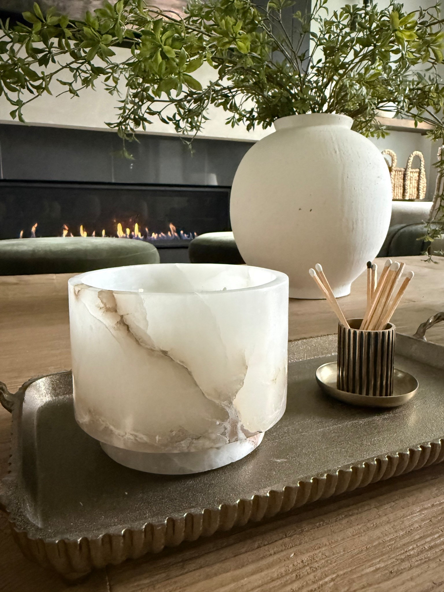 Hello Gorgeous 🤍
This alabaster candle is just stunning.. and I could not resist! 