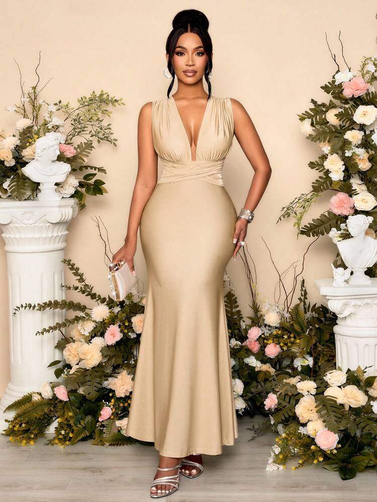 SOLERSUN Sexy Women's Elegant Deep V-Neck Halter Ruched Sleeveless Maxi Mermaid Dress Women Outfit,Suitable For Wedding Party & Dating | SHEIN