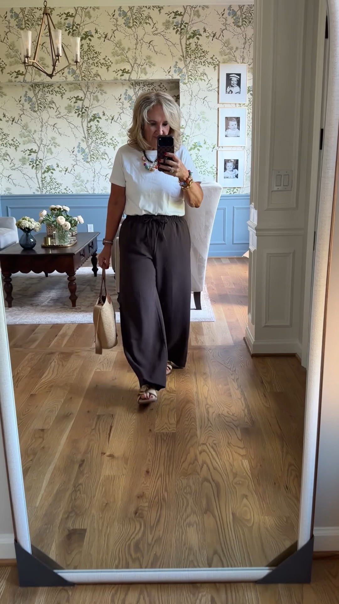 No wrinkle viral pants I bought the med reg and had them hemmed 
White tee size medium 
Bag 10% off with code NANETTE

#LTKOver40 #LTKootd #LTKPetite

#LTKWorkwear