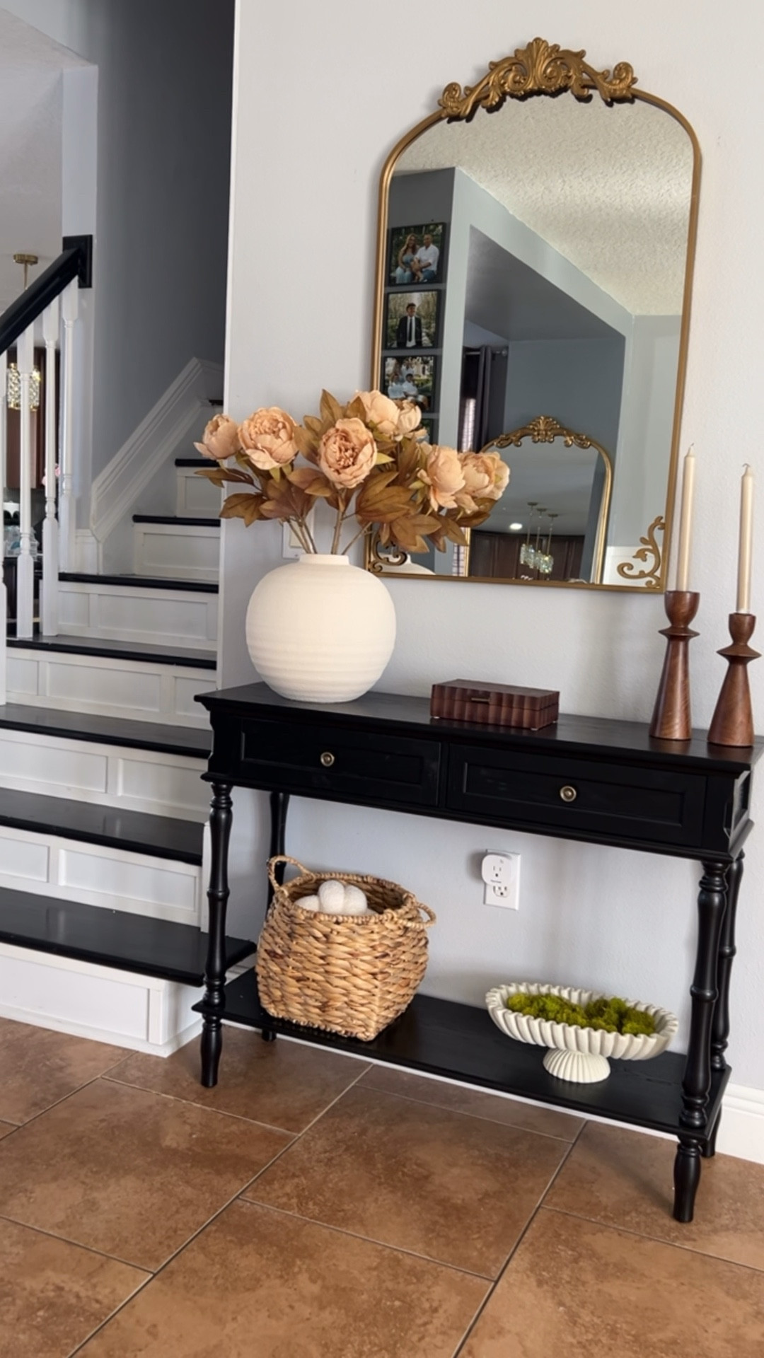 Neutral tones entryway styling tip 

#LTKU #LTKHome #LTKdayinmylife