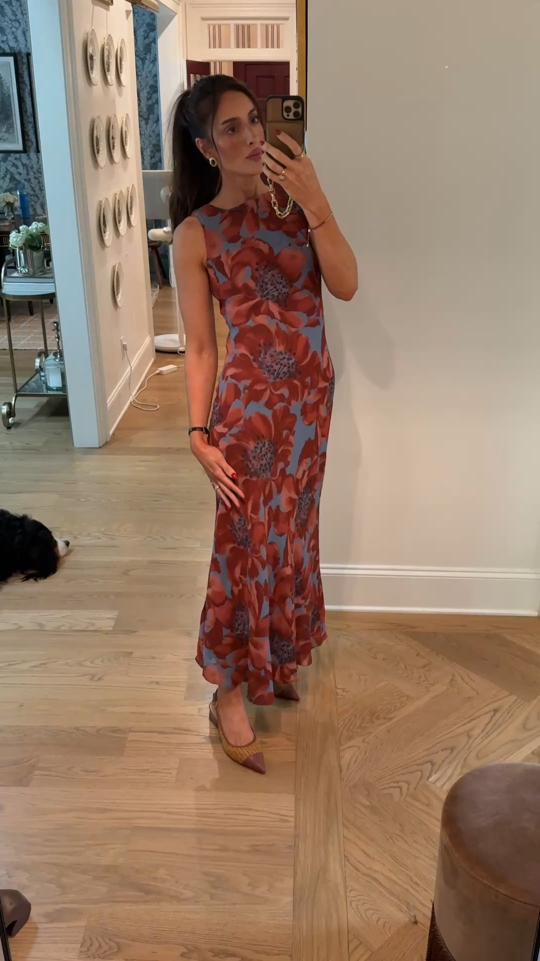 This @Reformation dress is the easiest thing to wear. Dresses up and down and comes in a bunch of colors and patterns. I’m 6’ and wearing a medium.

#LTKootd