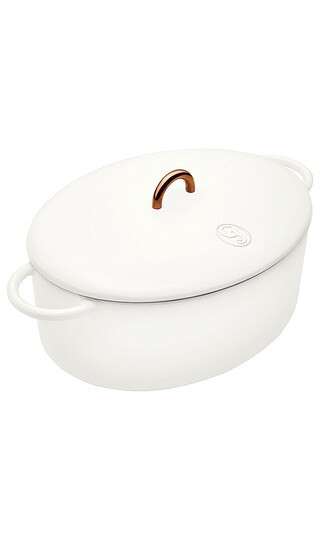 Great Jones The Dutchess 6.75-quart Dutch Oven in White. | Revolve Clothing (Global)