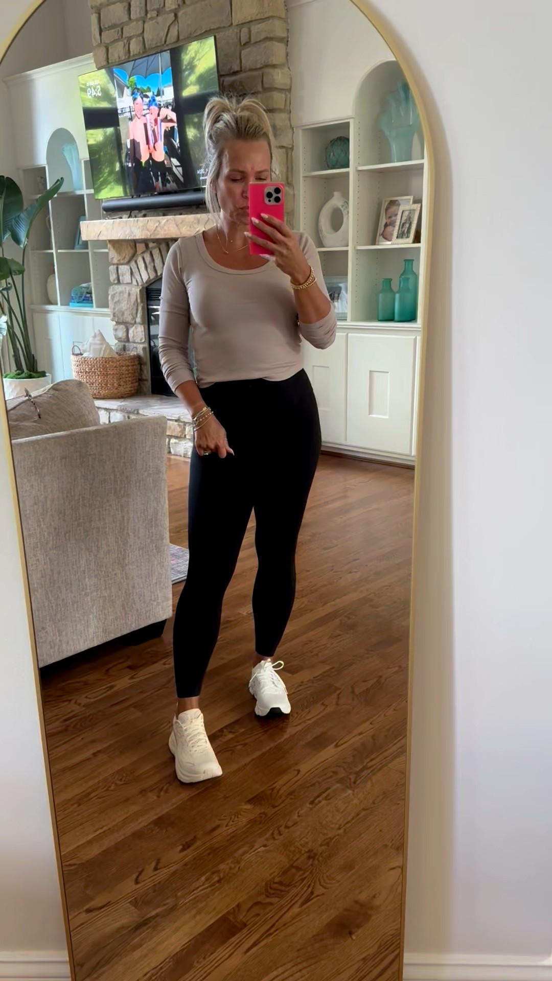 New walking kicks, finally! No idea what took me so long to make the leap but now I feel like I’m walking around on clouds! Obsessed with both! Hoka is in color way Vanilla/Birch! (They look way less creamy in person than in the pic)  