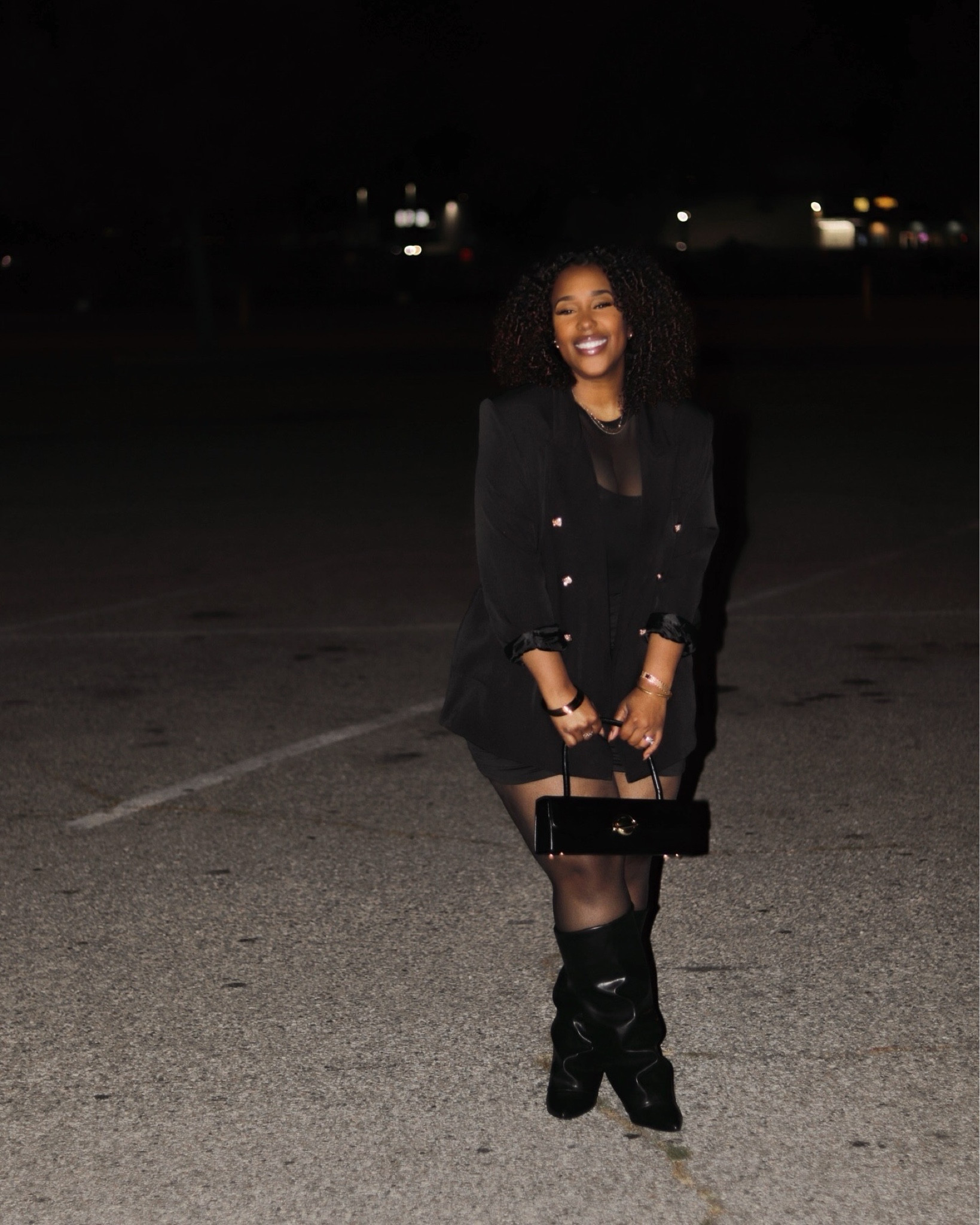 it’s giving hillary cash, no banks. boots are from macys but no longer available! 

#LTKMidsize #LTKItBag #LTKStyleTip