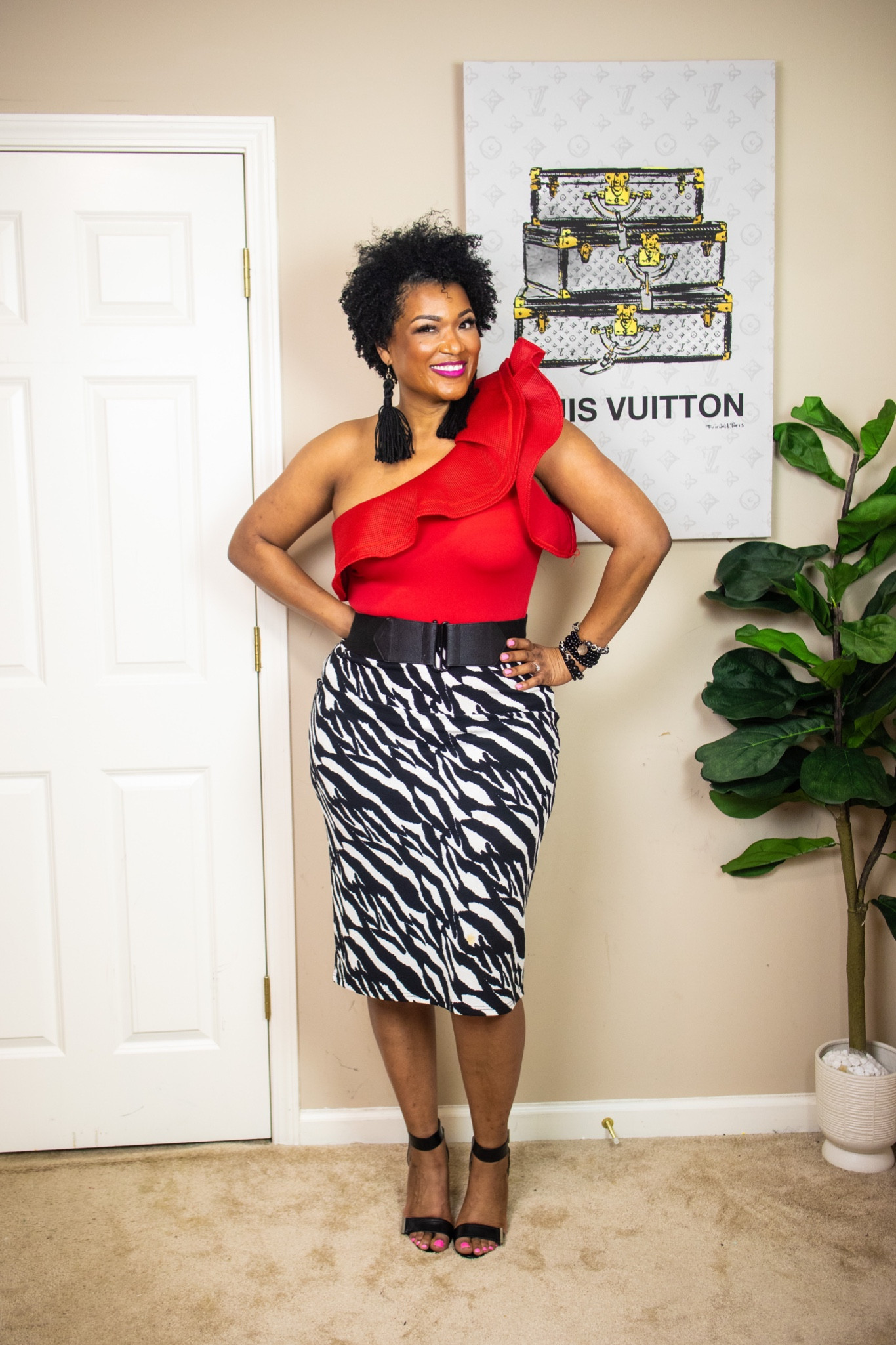 Just a little Valentine’s Day Outfit Inspiration as we quickly approach love day. #vday #vdayoutfit #valentinesdayoutfit #redbodysuit #rufflebodysuit #datenightoutfit #skirtoutfit #animalprint #animalprintskirt

#LTKfit #LTKstyletip #LTKFind
