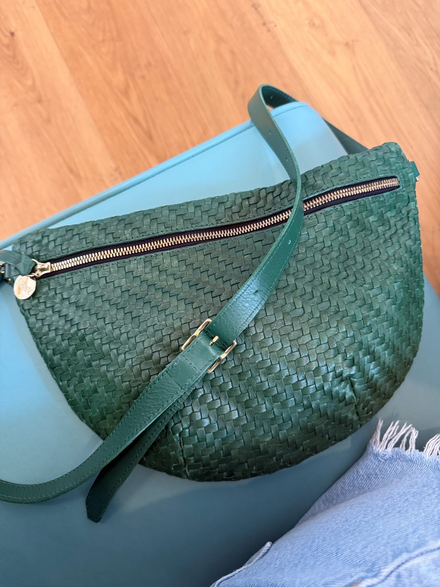 Another day, another Clare  V bag! Love this bright green for the summer months 🙌🏻

#LTKootd #LTKdayinmylife #LTKSeasonal