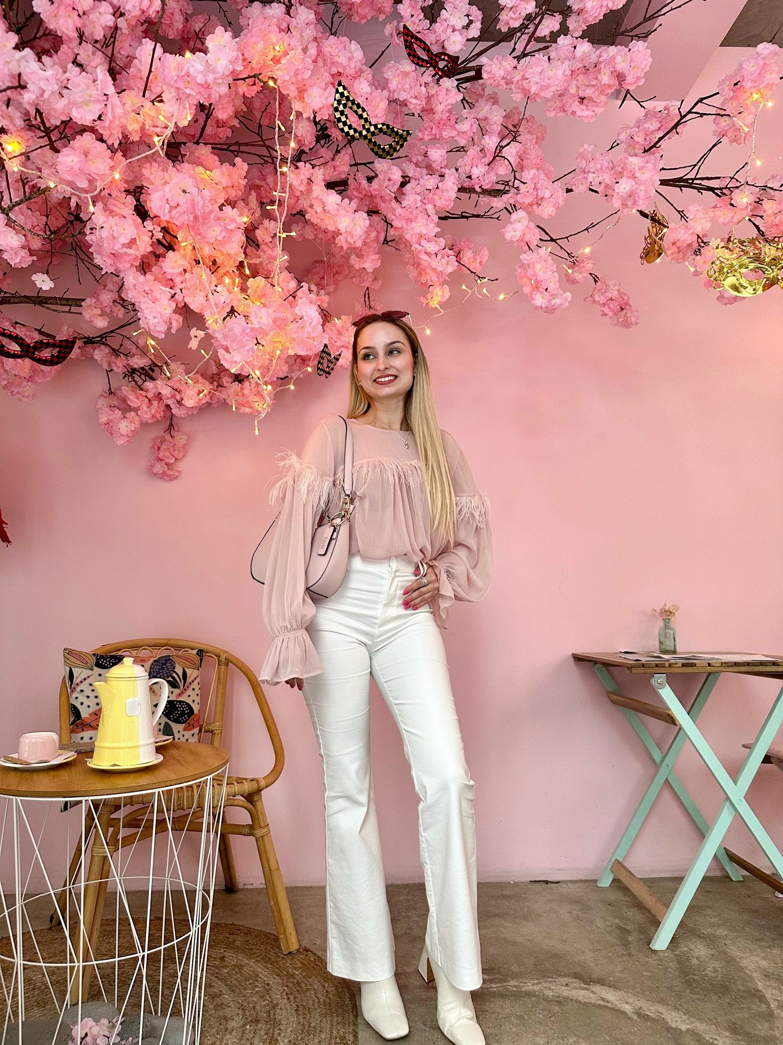 Pink outfit 💗🌸 Pink blouse, White pants, White boots and a pink Bag ☺️

#LTKstyletip #LTKSeasonal #LTKeurope