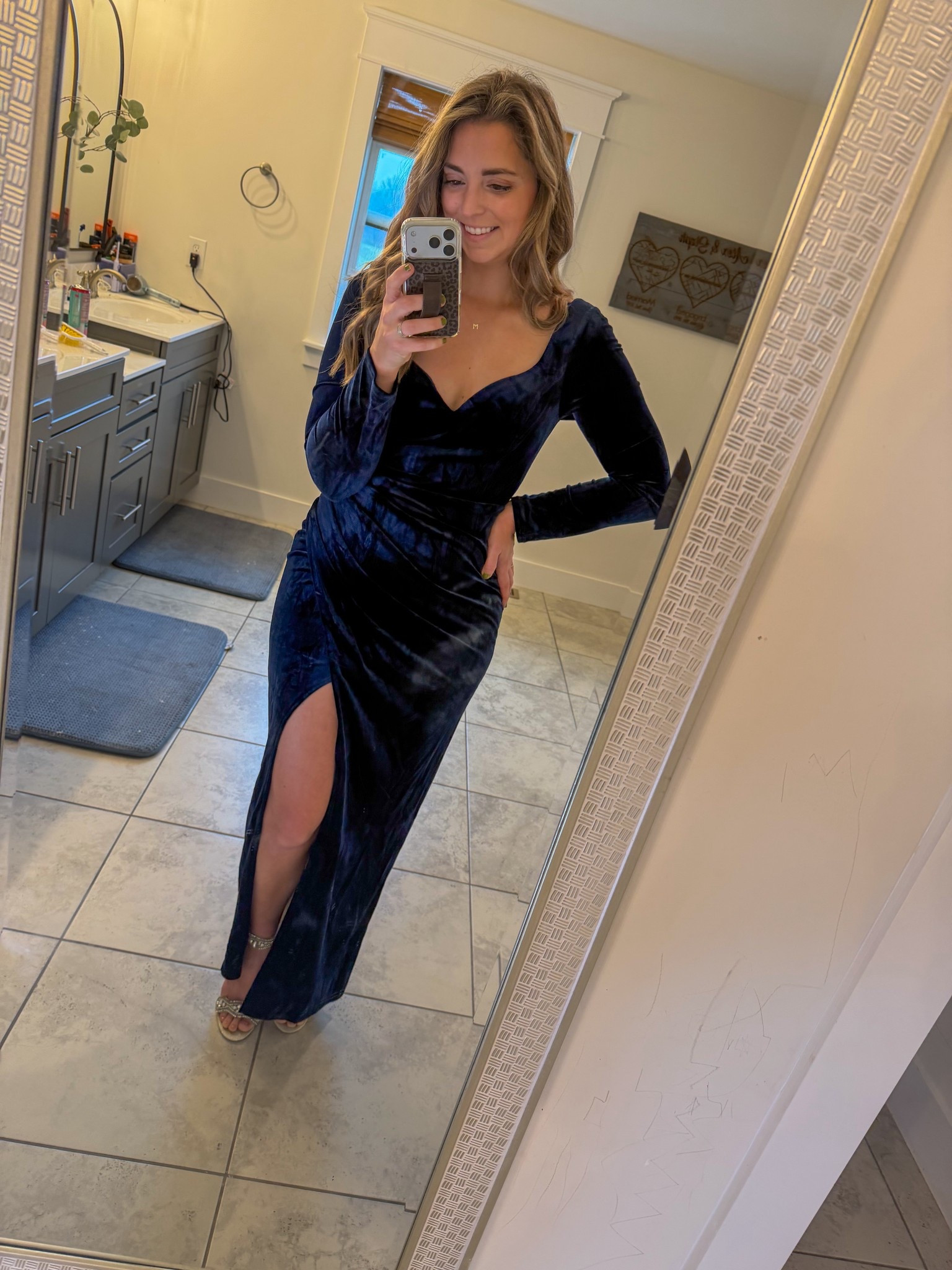 Serving winter elegance in this dark blue velvet moment 💙✨
This dress is stunning for winter photos, Christmas parties, and cold-weather weddings. The velvet catches the light beautifully and feels so luxe without being over the top.

If you need a dress that photographs well and feels special for the season — this is the one.

Linked below 👇
✨ Dark Blue Velvet Dress — Amazon (or brand as needed)

#WinterWeddingGuest #HolidayStyle #VelvetDress #WinterPhotoshoot #LTKFashion #LTKHoliday #TheLinkedMom

#LTKootd #LTKWedding #LTKWorkwear