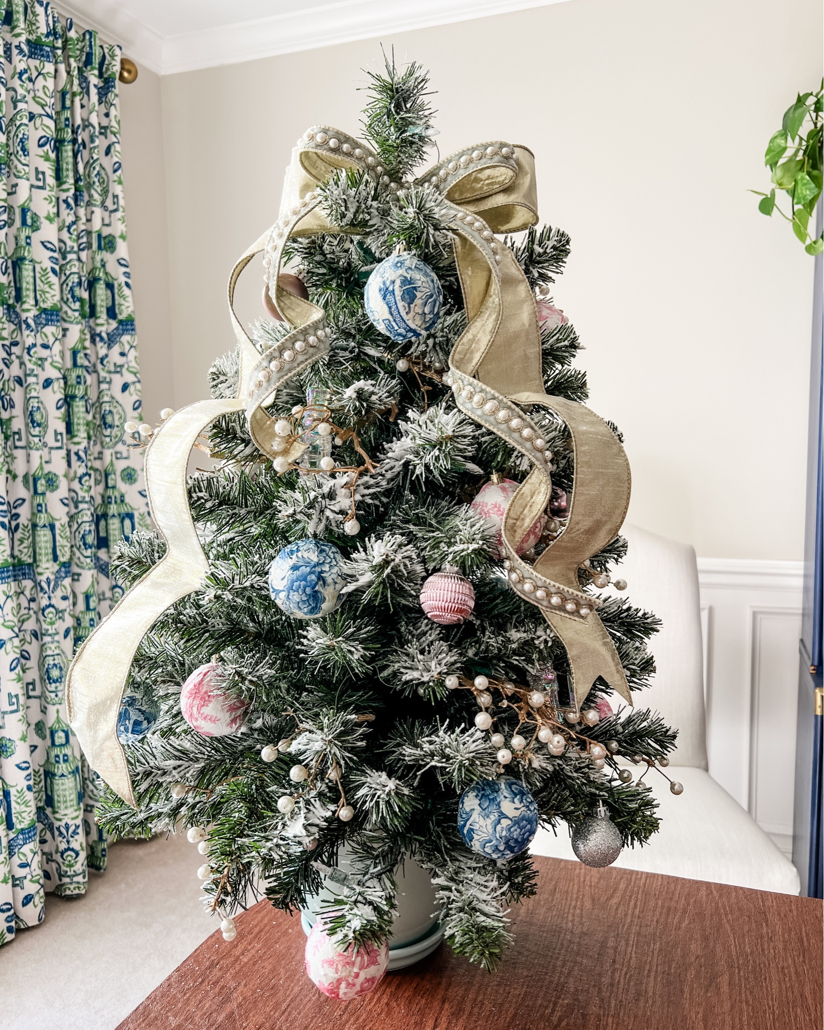 Everything you need to make this adorable grandmillennial / chinoiserie tabletop Christmas tree   

#LTKHoliday #LTKSeasonal #LTKhome