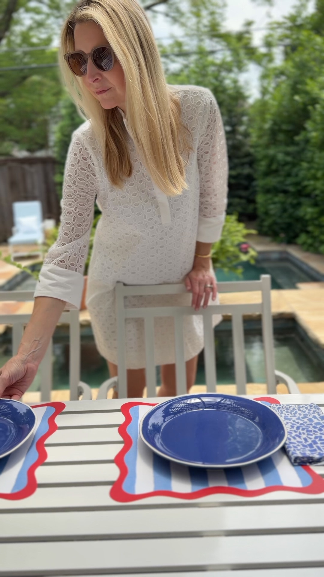 This white eyelet dress from Tuckernuck will take you through the entire dummer - vacation, patriotic parties and dinner with friends. @tuckernuck #tuckernuckpartner 