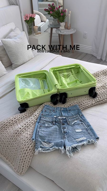 Pack with me!

#LTKVideo #LTKitbag #LTKtravel