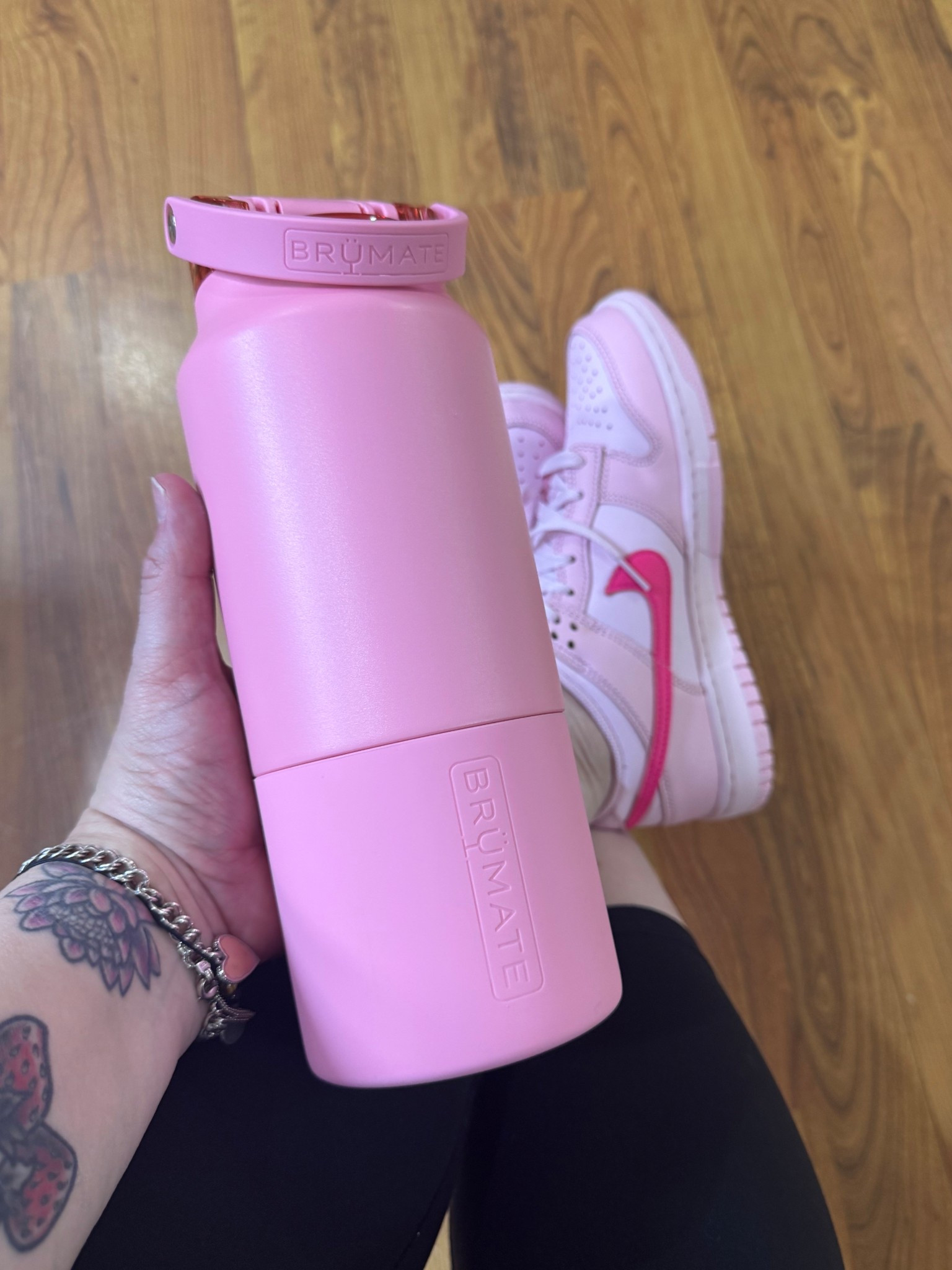 Today we match! Is it Wednesday? No but it’s still February and we continue with pinks and reds!!!!!! 