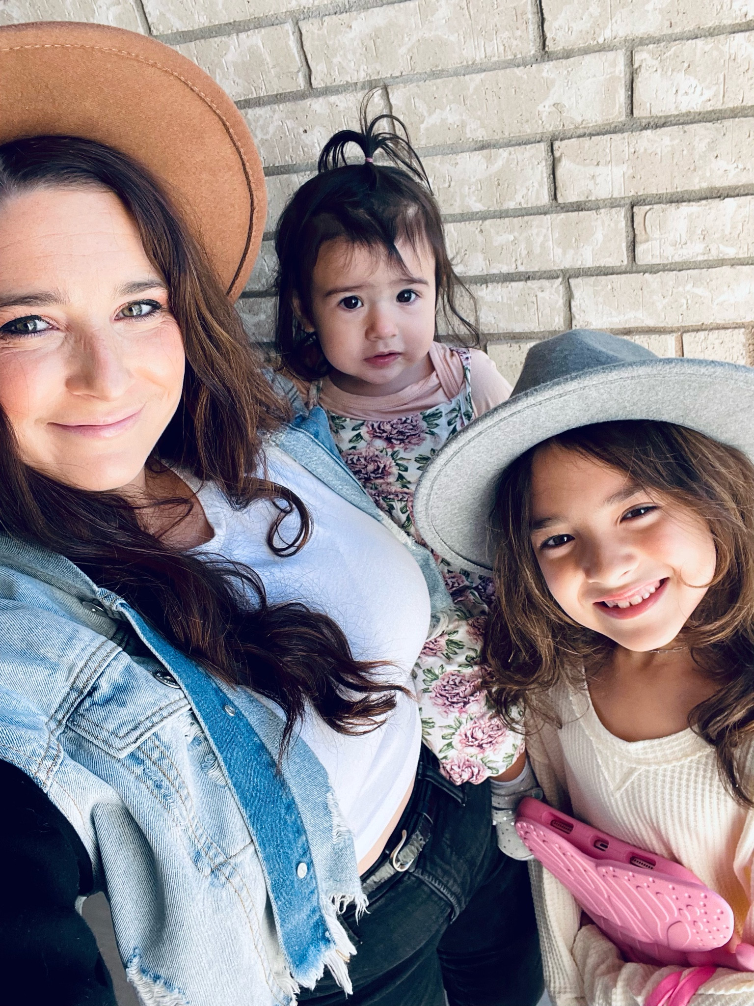 Girl squad ✨

Matching fedoras with my mini me!

Jean jacket | vici collection | mom fashion | mom outfit | girl mom | jeanss

#LTKfindsunder100 #LTKstyletip
