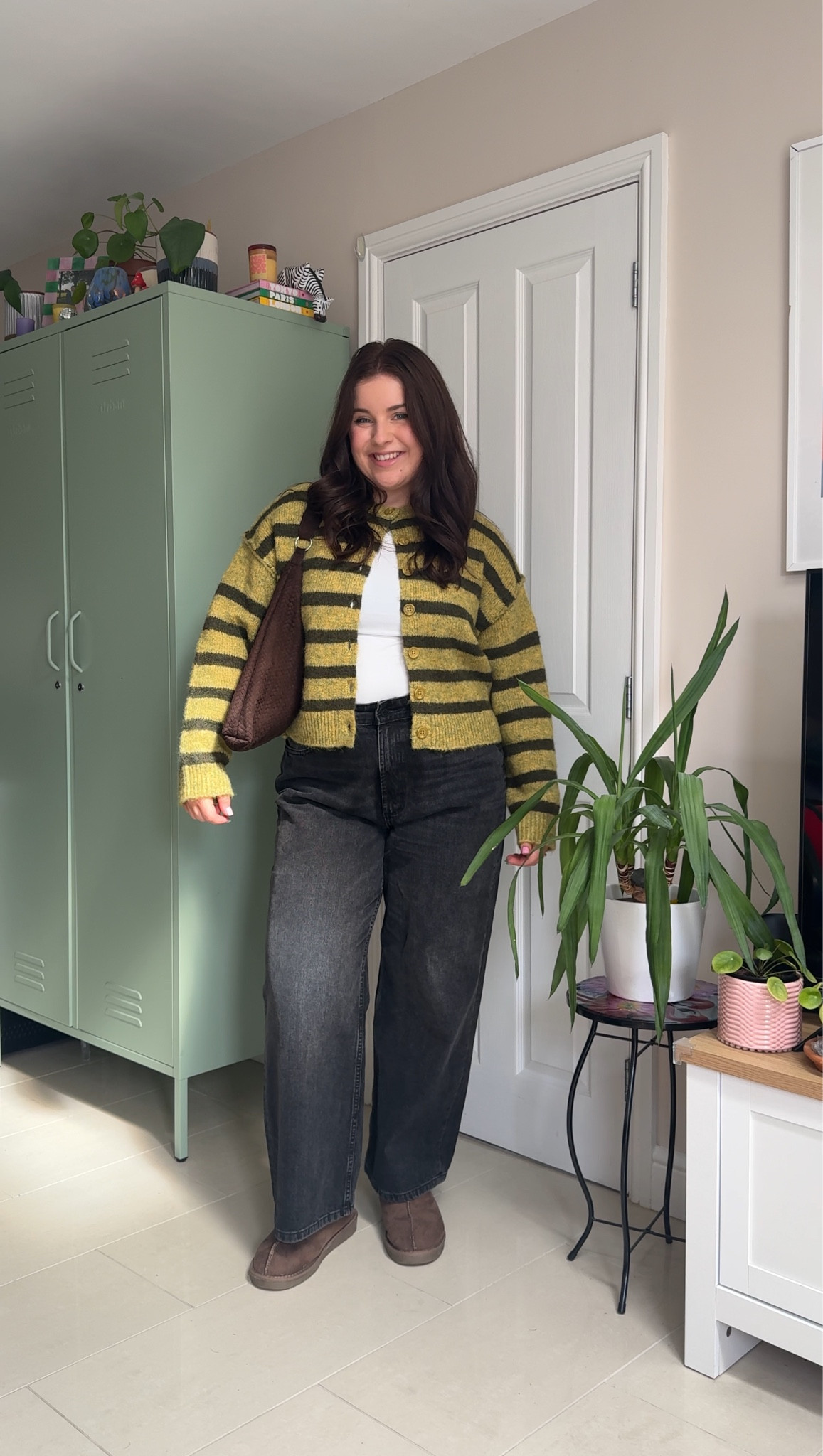 I wear an M in the cardigan and UK 14 in the jeans!🍂✨

Black jeans, green stripe cardigan, cardigan outfit? White tee, brown bag, casual autumn outfit 

#LTKmidsize #LTKjeans #LTKautumn