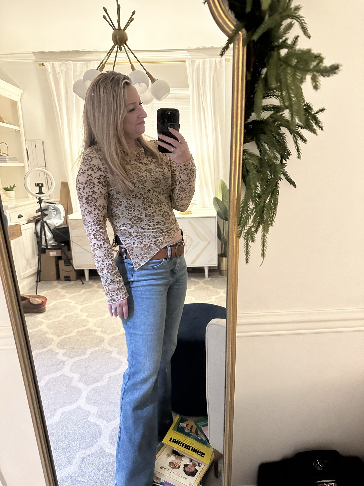 What wore out for a casual dinner
Vici top med code Trilbysave35
Abercrombie jeans in curvy short 27
Free people belt


#LTKootd #LTKPetite #LTKmomlife