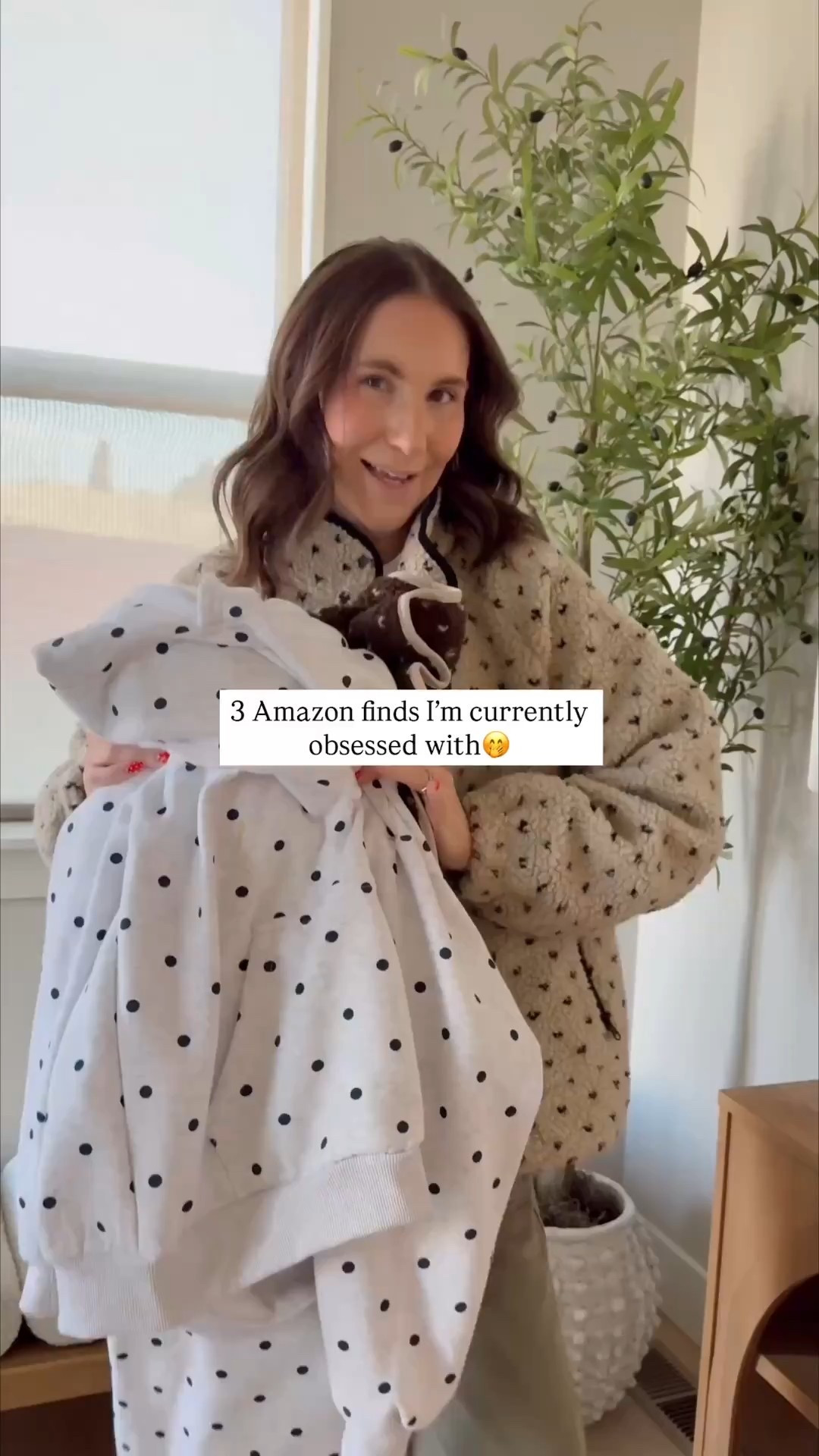 3 Amazon finds I’m currently loving👏🏻

Amazon finds | fleece jacket | look for less | polka dot set | fleece set | woven clutch | Amazon style

#LTKgrwm #LTKSeasonal #LTKootd