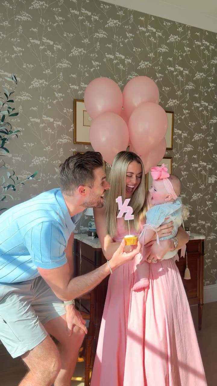 Happy 6 months to the happiest little girl!!! 🥹🎂🤍 Half a year of Daphne Paige and somehow we just keep falling more in love with her every single day. Our little bestie forever!!! 🥹😭
