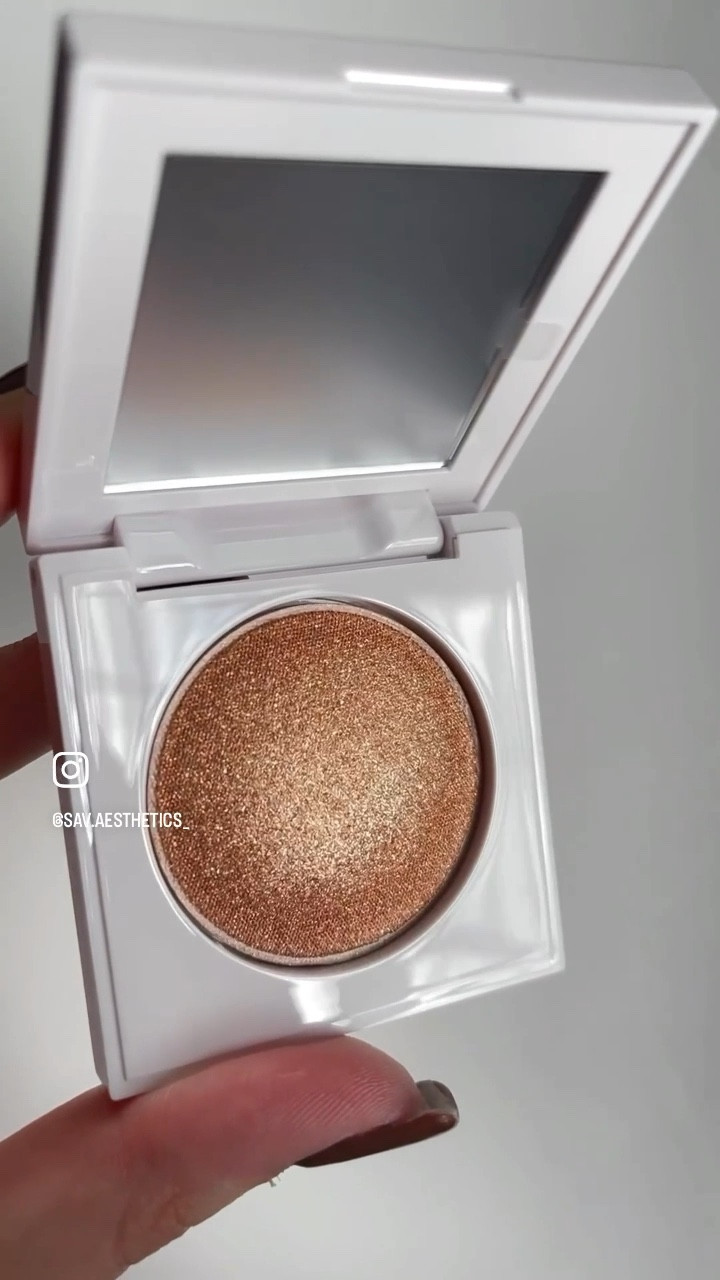 Get ready to add a touch of glam to your makeup routine with Makeup by Mario's Master Crystal Reflector™ glitter! As someone who's tried my fair share of glitters, I can confidently say that this one is my absolute favorite.

Not only is the glitter itself stunningly pretty, but it also has an amazing texture that makes it super easy to apply. Whether you want to add a subtle touch of sparkle or go all out with a bold look, this glitter has you covered.

#LTKFind #LTKunder50 #LTKbeauty