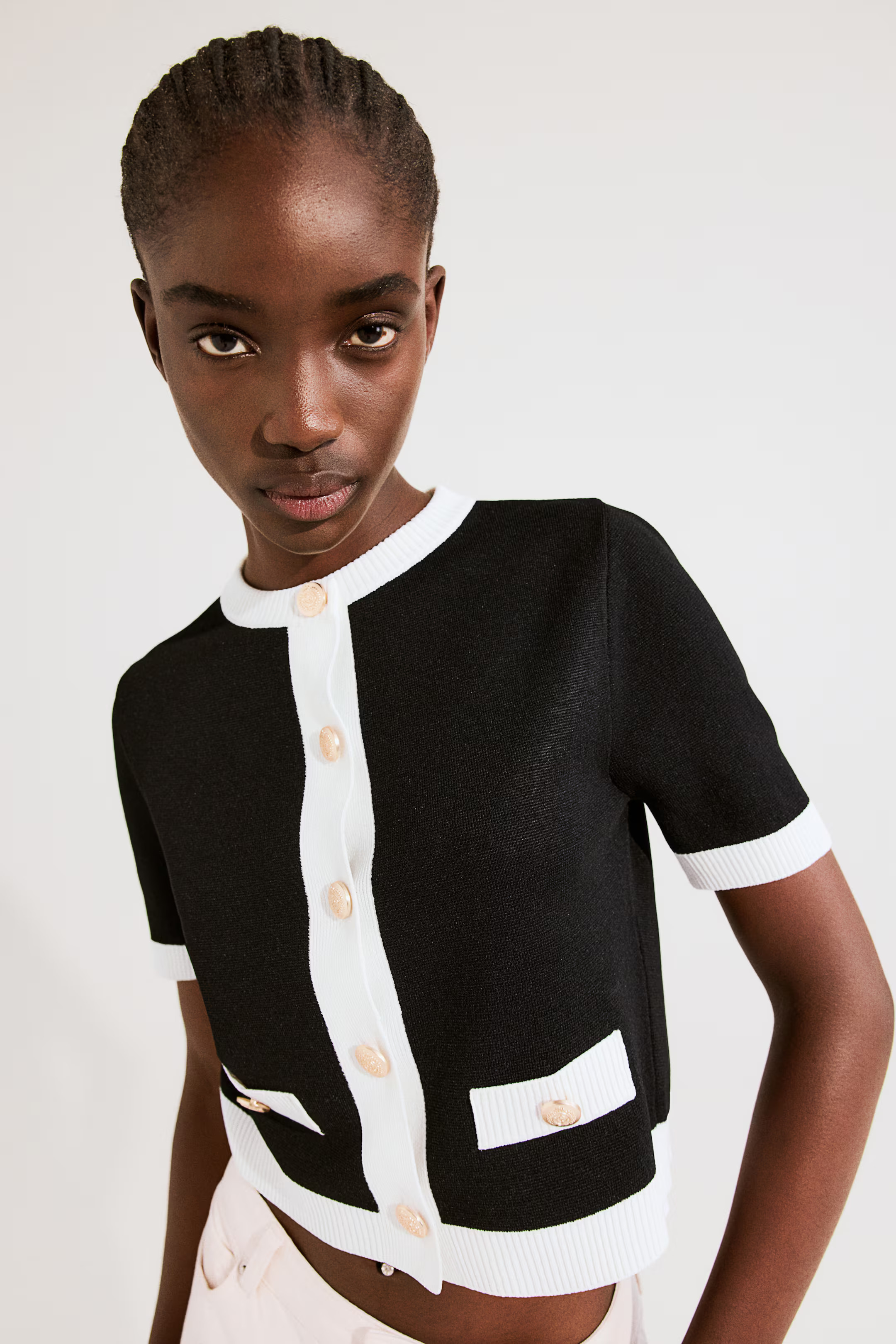 Short-sleeved cardigan - Round neck - Short sleeve - Black/White - Ladies | H&M GB | H&M (UK, MY, IN, SG, PH, TW, HK)