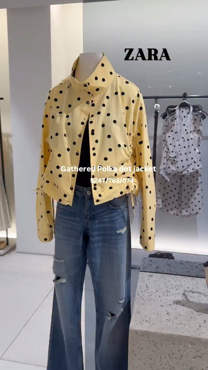 Zara really said “yellow polka dots” and I said yes immediately 🌼
The Gathered Polka Dot Jacket – still available in store right now 🛍️
Would you wear yellow? ✅ or ❌ 👇
Save this before it sells out 🔖
#zara #zaranewcollection #zarafinds #zaranewin #ootd londonshopping londonlife springfashion polkadots zarajacket

#LTKspring