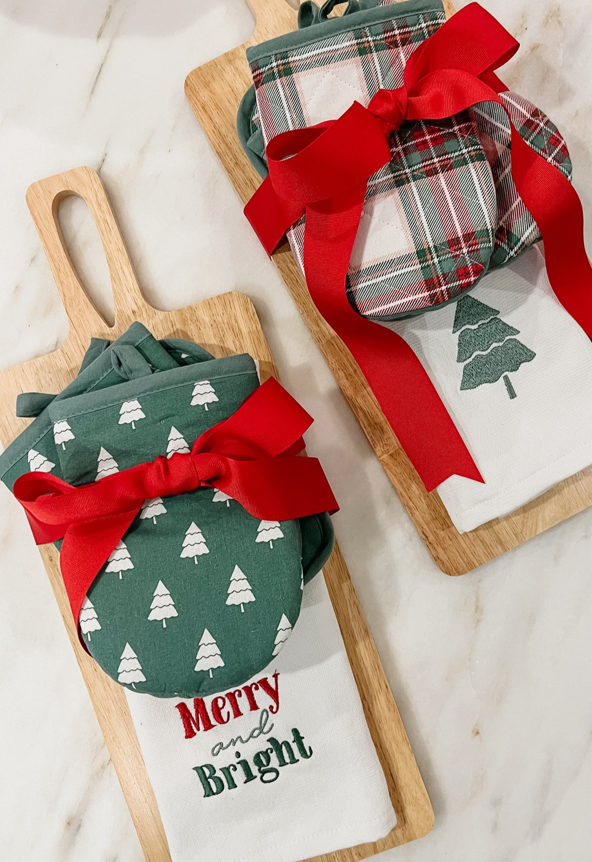 Loved having the gifts I needed for girls’ night in delivered to my door! I used Express Delivery so I could get the house ready. Even the ribbon was delivered! @walmart #walmartpartner #walmartholiday 