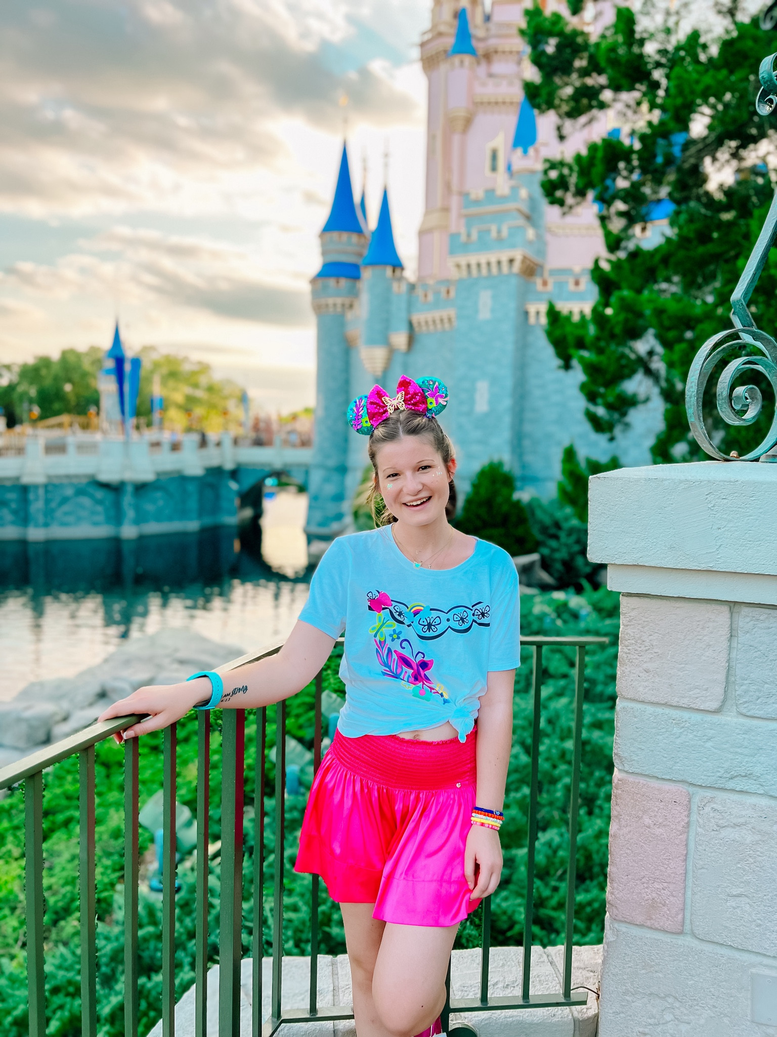 My Magic Kingdom OOTD 🌟 Links below 

#LTKStyleTip #LTKTravel #LTKActive