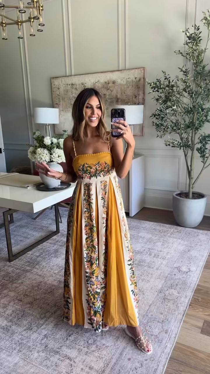 wearing a small 🧡 use code hollie20 for 20% off!