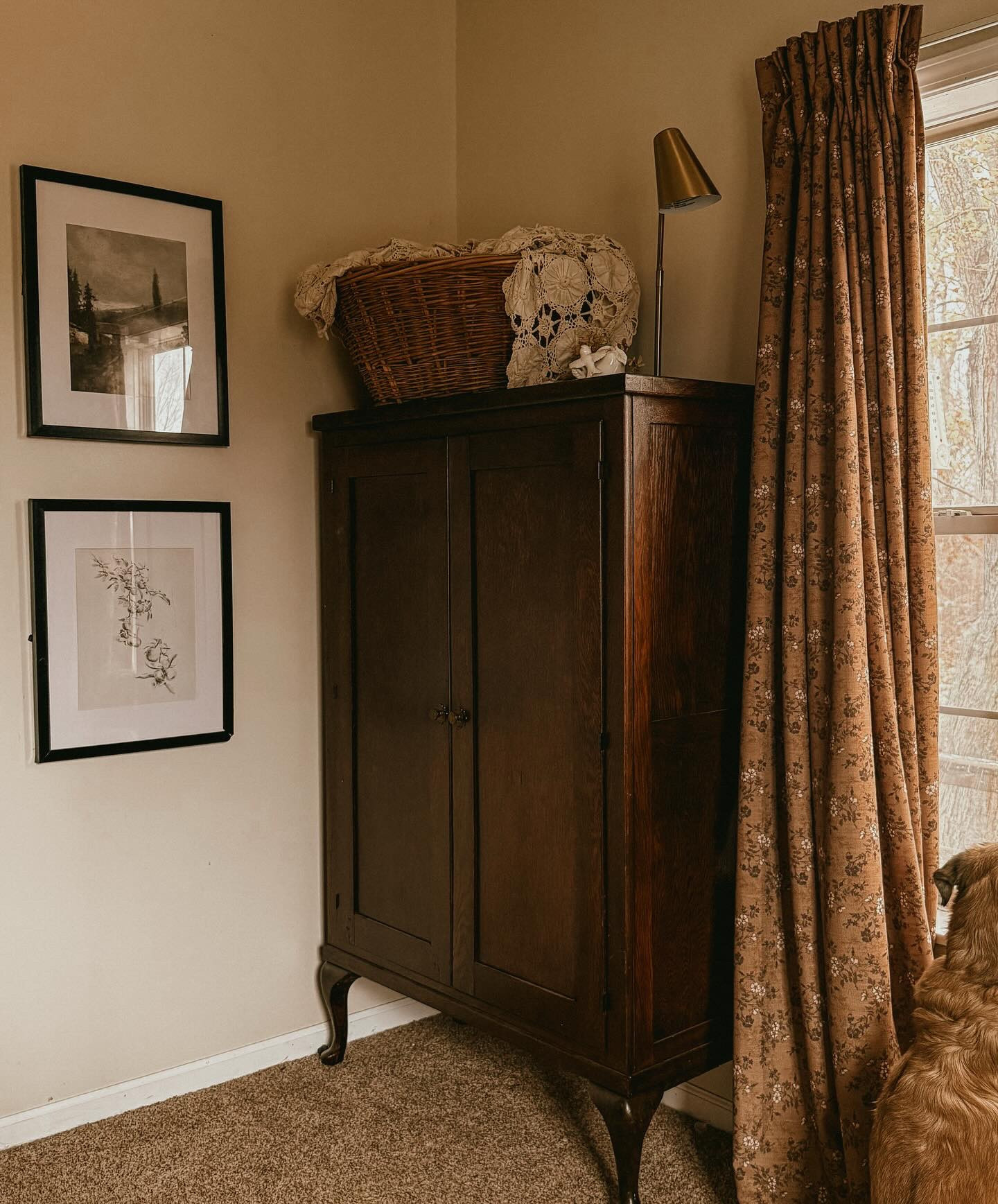 Turning our manufactured home into our little country farmhouse cottage, one cozy corner at a time.

One thing I love about starting with a neutral paint color is how easy it is to shift a room with the seasons. When the walls stay soft and simple, you can change the whole mood just by swapping out bedding, curtains, or a few cozy textures. It keeps everything feeling fresh without having to redo the entire space.

Neutral paint gives you this calm backdrop that lets every little detail shine, and it makes it so simple to move from warm autumn tones to soft winter whites or spring florals. It’s such an effortless way to make your home feel new again.

✨ Save 15% on your own curtains with my code @twopagescurtains @twopageshome AMANDAMAYS15 at twopagescurtains.com.
#twopageshome #twopagescurtains #CottageStyle #FarmhouseDecor #Ad