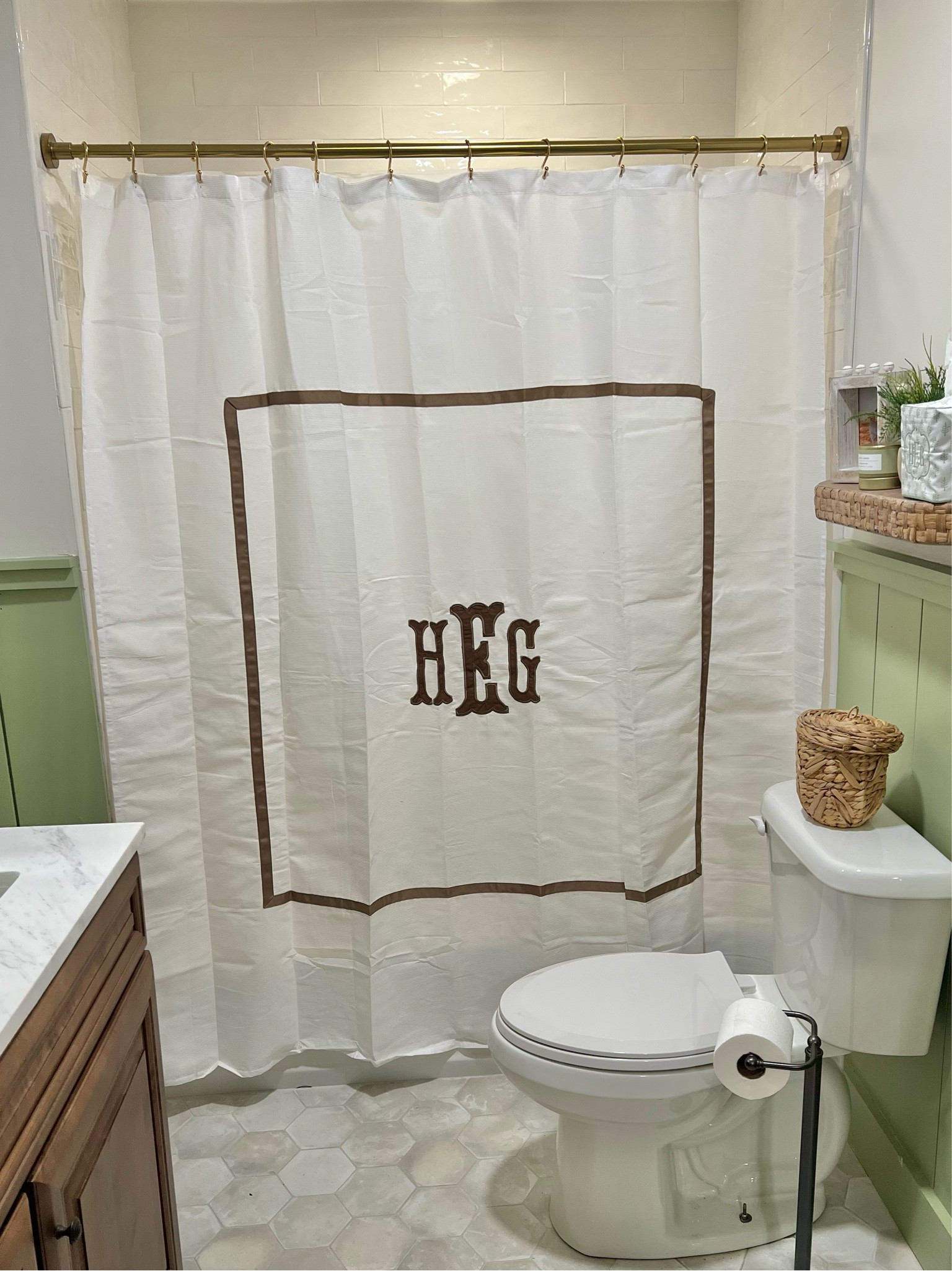 So obsessed with the boys monogrammed shower curtain 🤎

Boys bathroom 
Bathroom decor 
Kids bathroom 

#LTKkids #LTKhome #LTKFind