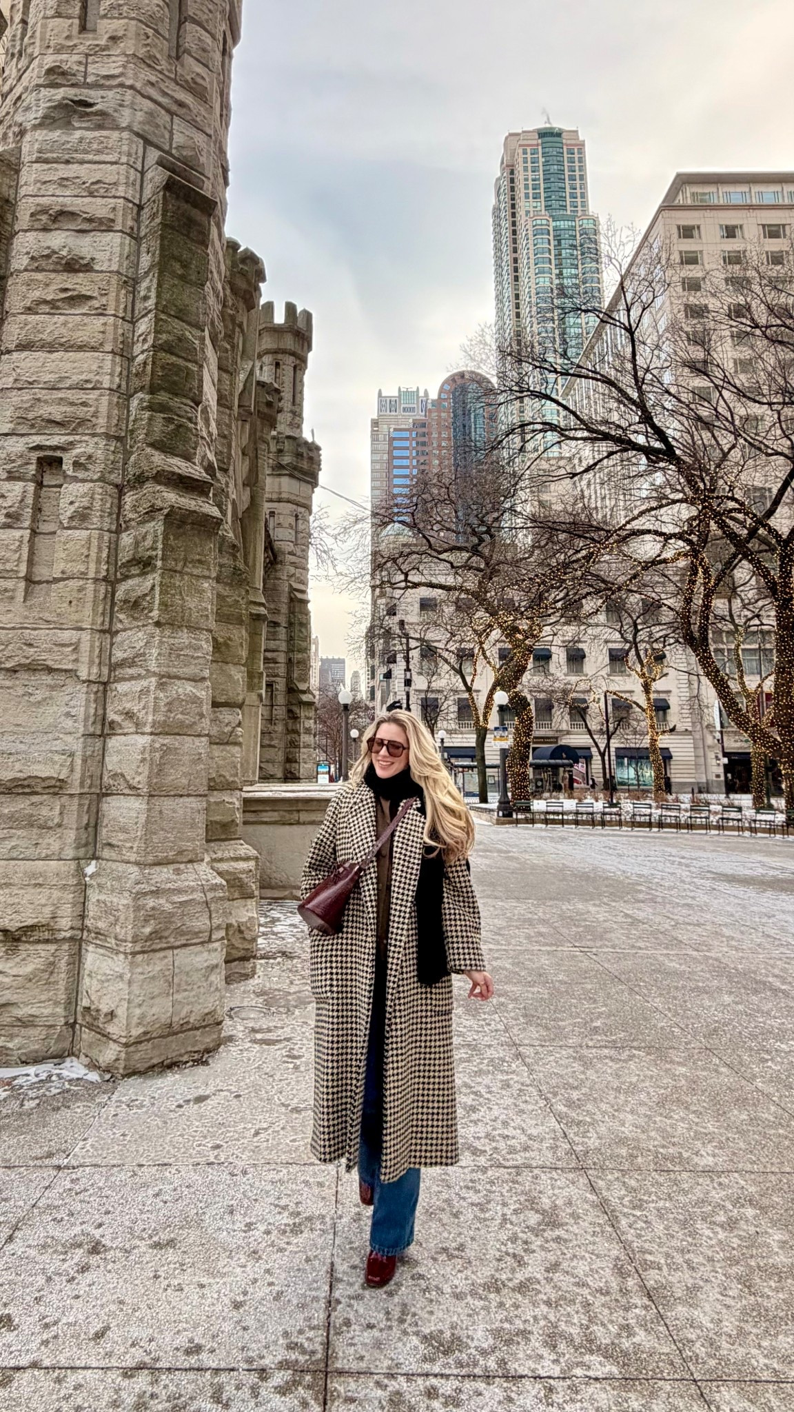 Chicago winter outfit ❄️
Layering my favorite capsule staples — wide leg jeans, cozy turtleneck, structured jacket, and a classic houndstooth coat. Finished with my go-to Sézane bag + boots for a chic city look.

Vintage coat linked with similar options 🤍


#LTKSeasonal #LTKdayinmylife #LTKootd