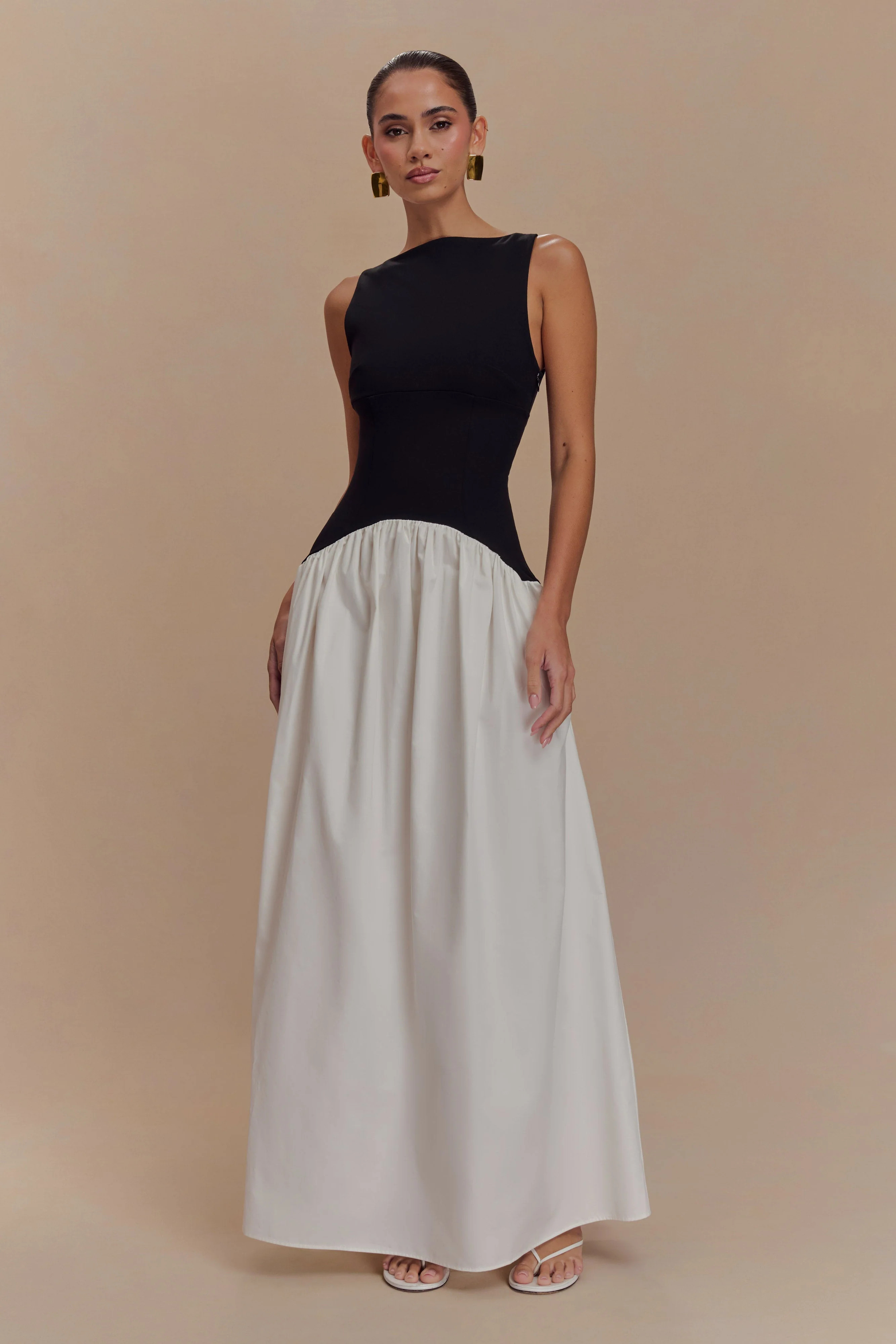 Contrast Sleeveless Maxi Dress - Black/White | MESHKI US
