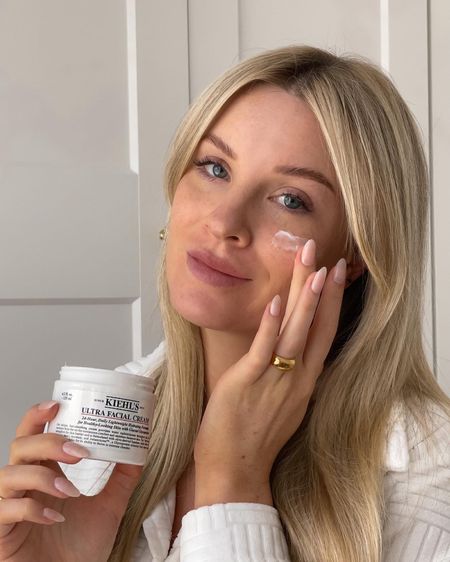 Favours moisturiser st the moment! Such a saviour for dry skin 💗

#LTKbeauty #LTKunder50 #LTKaustralia