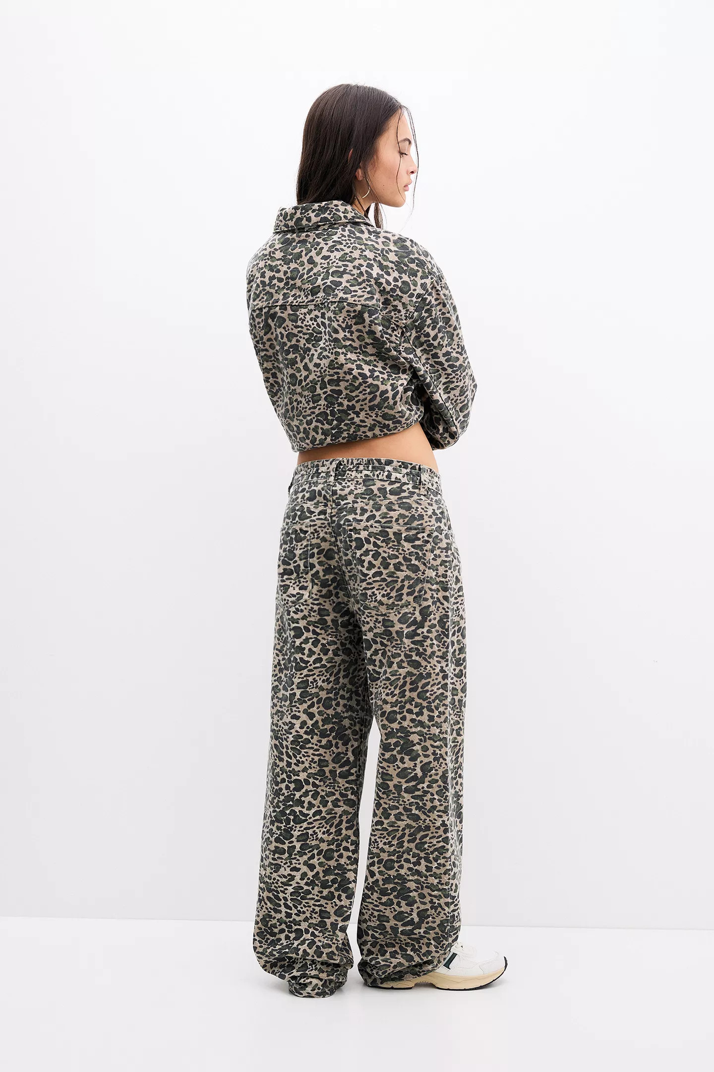 Baggy-Jeans Leoparden-Look Gürtel | PULL and BEAR DE