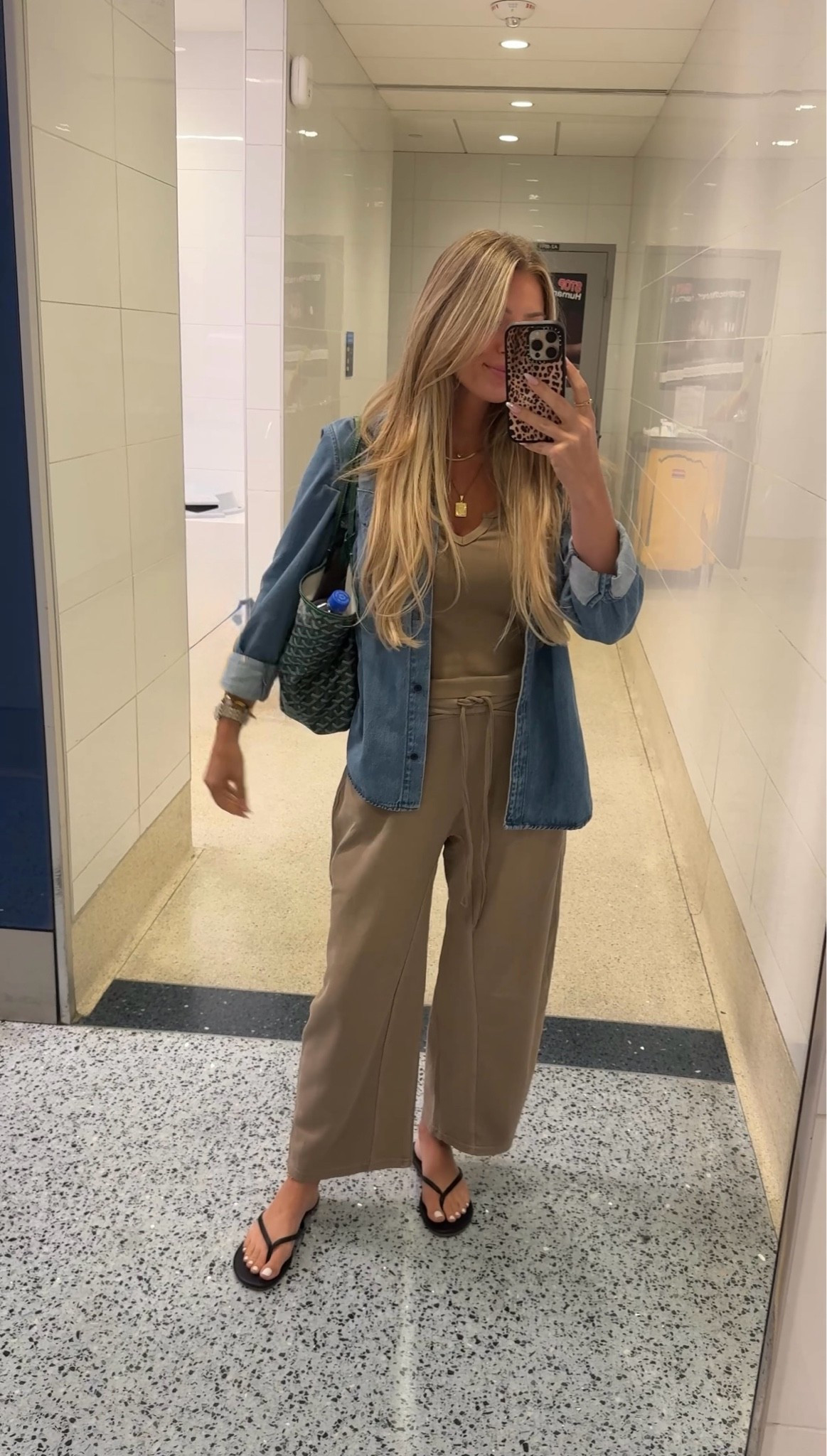 Travel fit🌴✈️

#LTKdayinmylife #LTKootd #LTKTravel