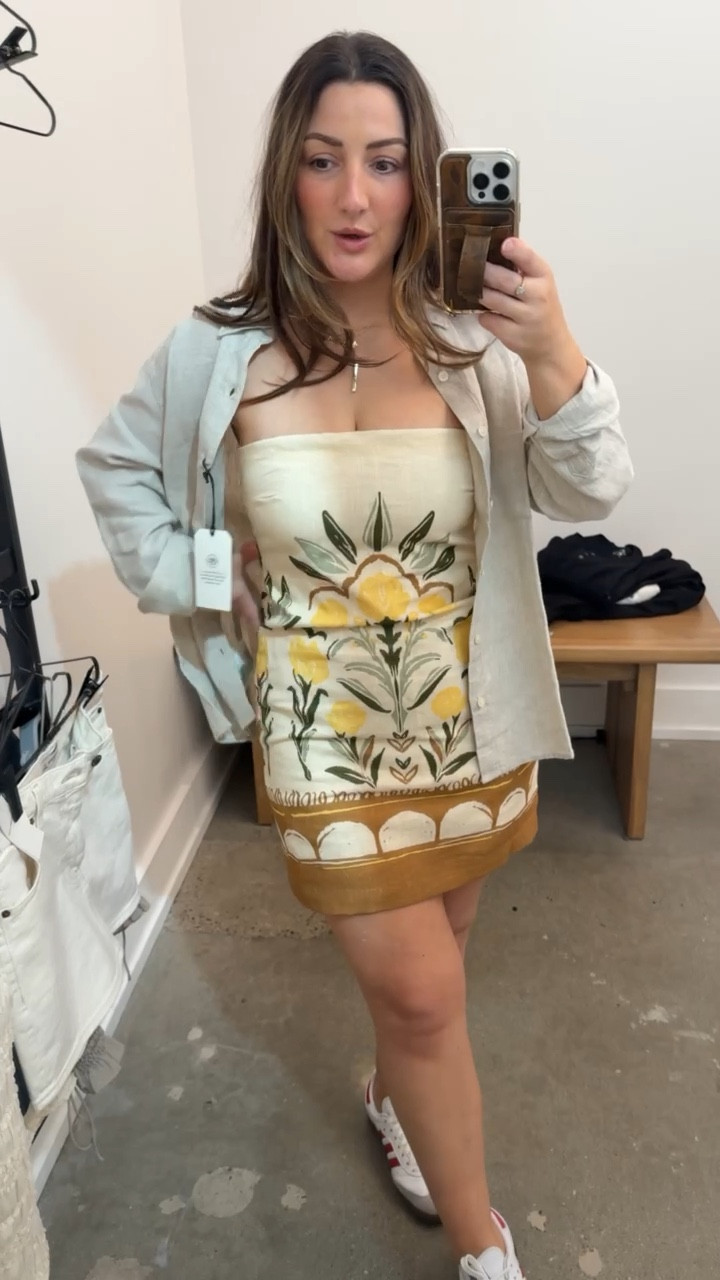 On sale!!! Abercrombie try-on! 

Strapless linen blend romper/skort! 
Size small 

Wearing a men's shirt size xs! 

5'0" 145lbs 


#LTKPetite #LTKSaleAlert #LTKStyleTip