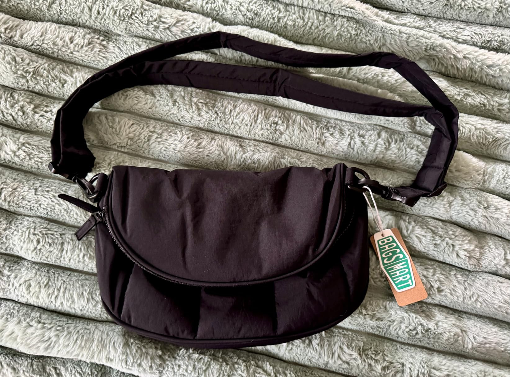 Amazon.com | BAGSMART Crossbody Bags for Women Travel Purse, Puffer Bum Bag Handbag Wallets, Cros... | Amazon (US)