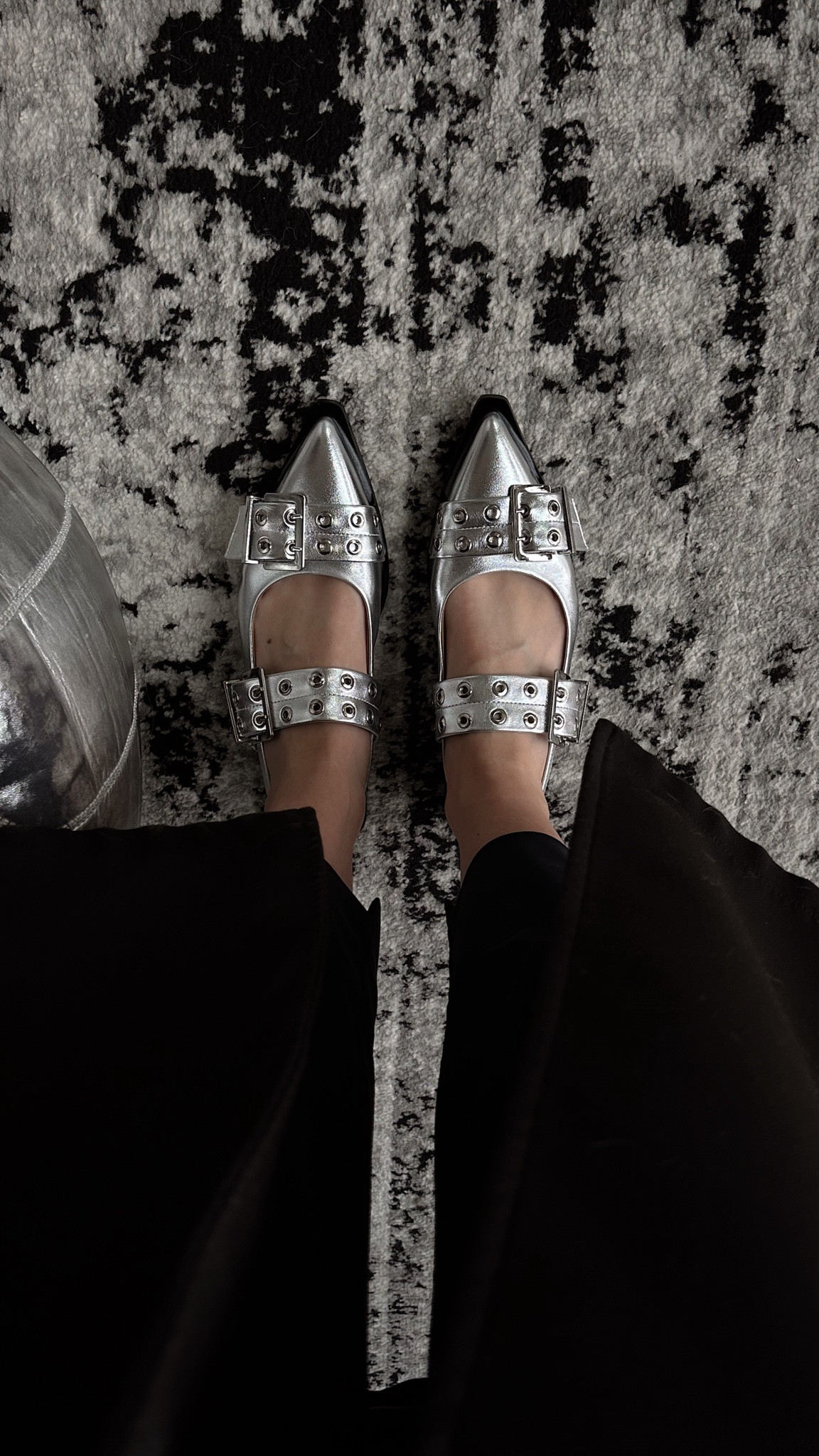 Ganni inspired buckle pointed flats under $60

These fit true to size too, I took an 8.5. They come in a few different colors! 

#LTKshoecrush #LTKfindsunder100 #LTKstyletip