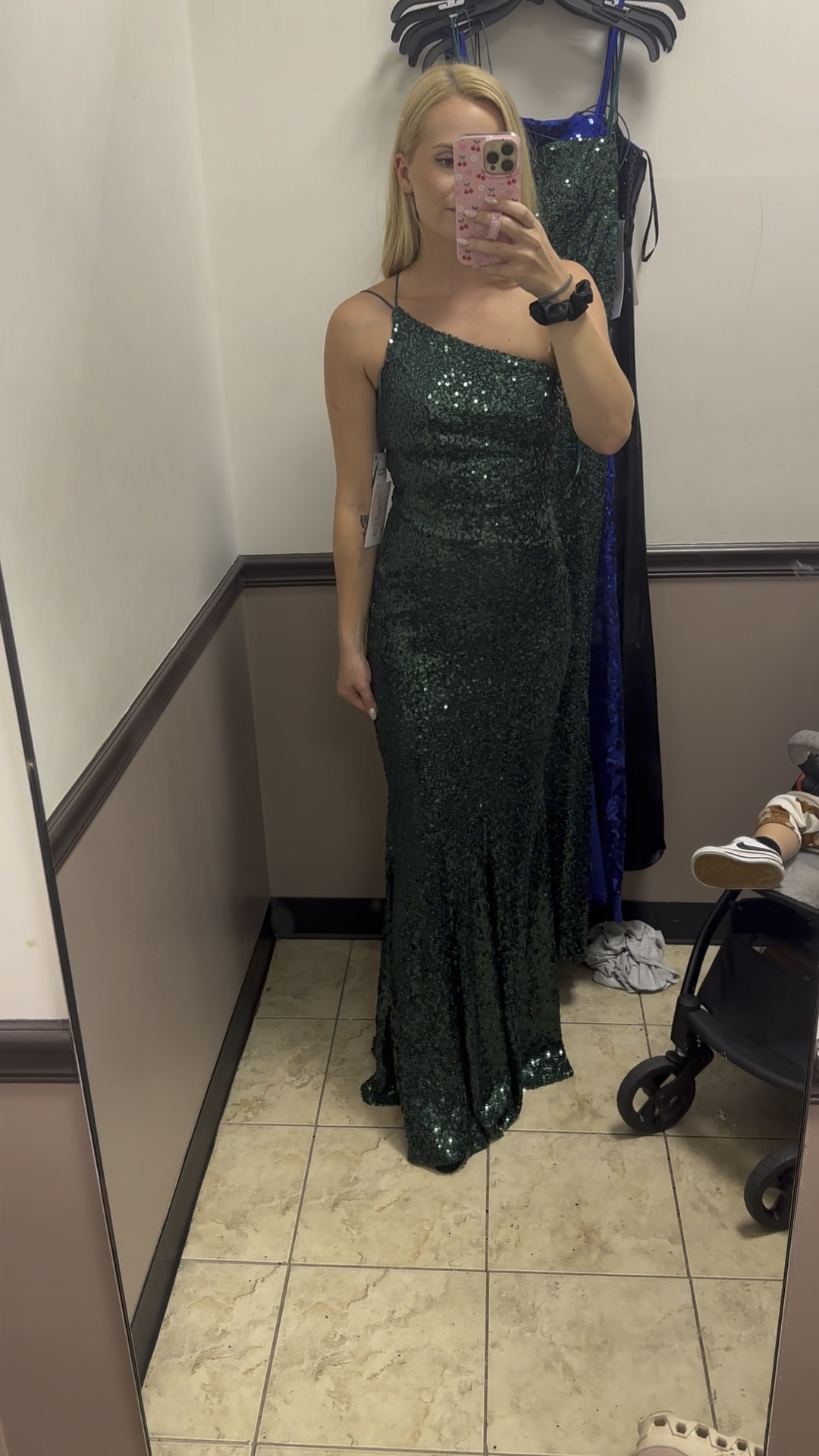 Pretty green sparkle formal gown 🤍✨