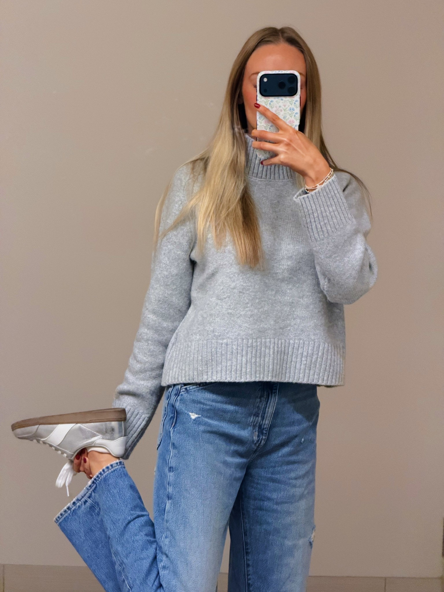 my fashion favs right now! wasn’t expecting to love these jeans but they’ve become an everyday wear for me 👖

#LTKSaleAlert #LTKSeasonal